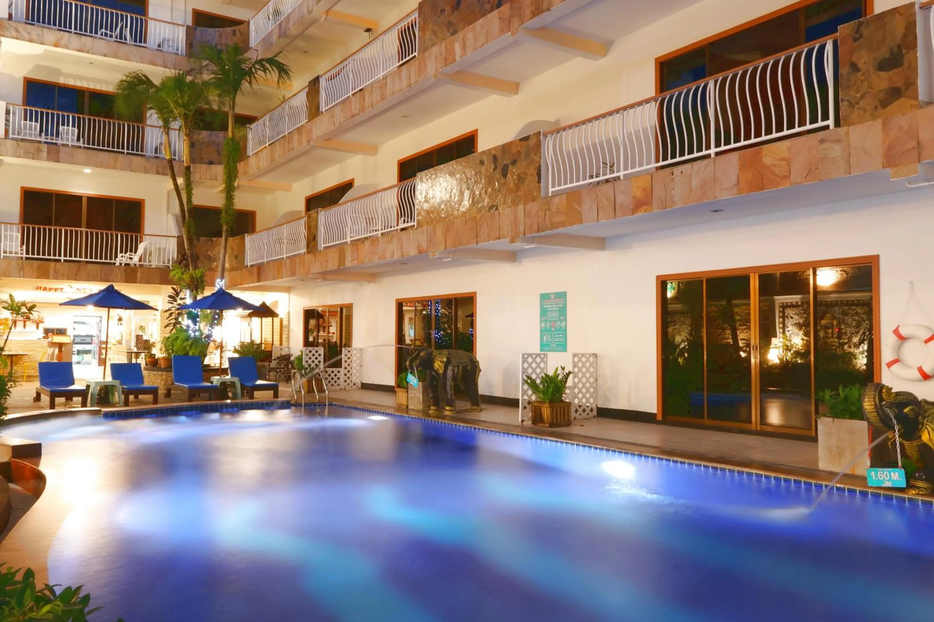 Swimming pool in Baan Boa Resort