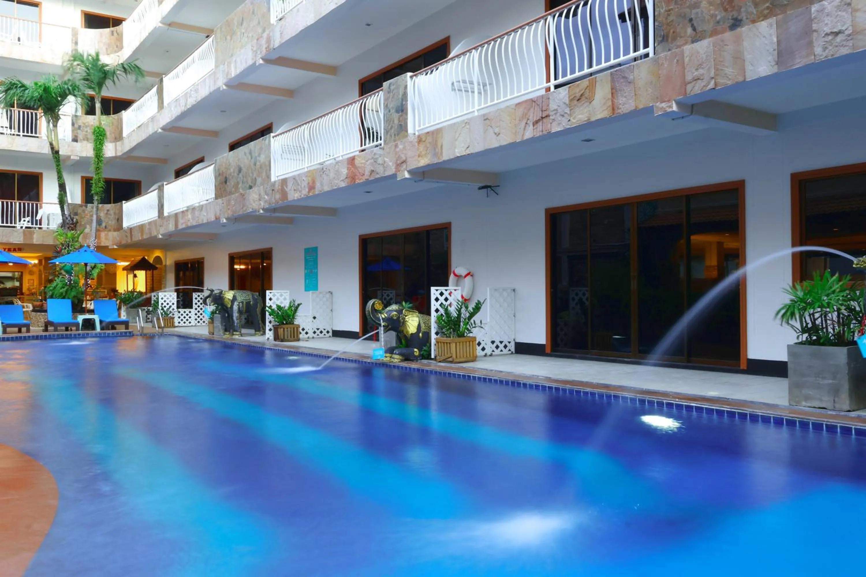 Swimming pool in Baan Boa Resort
