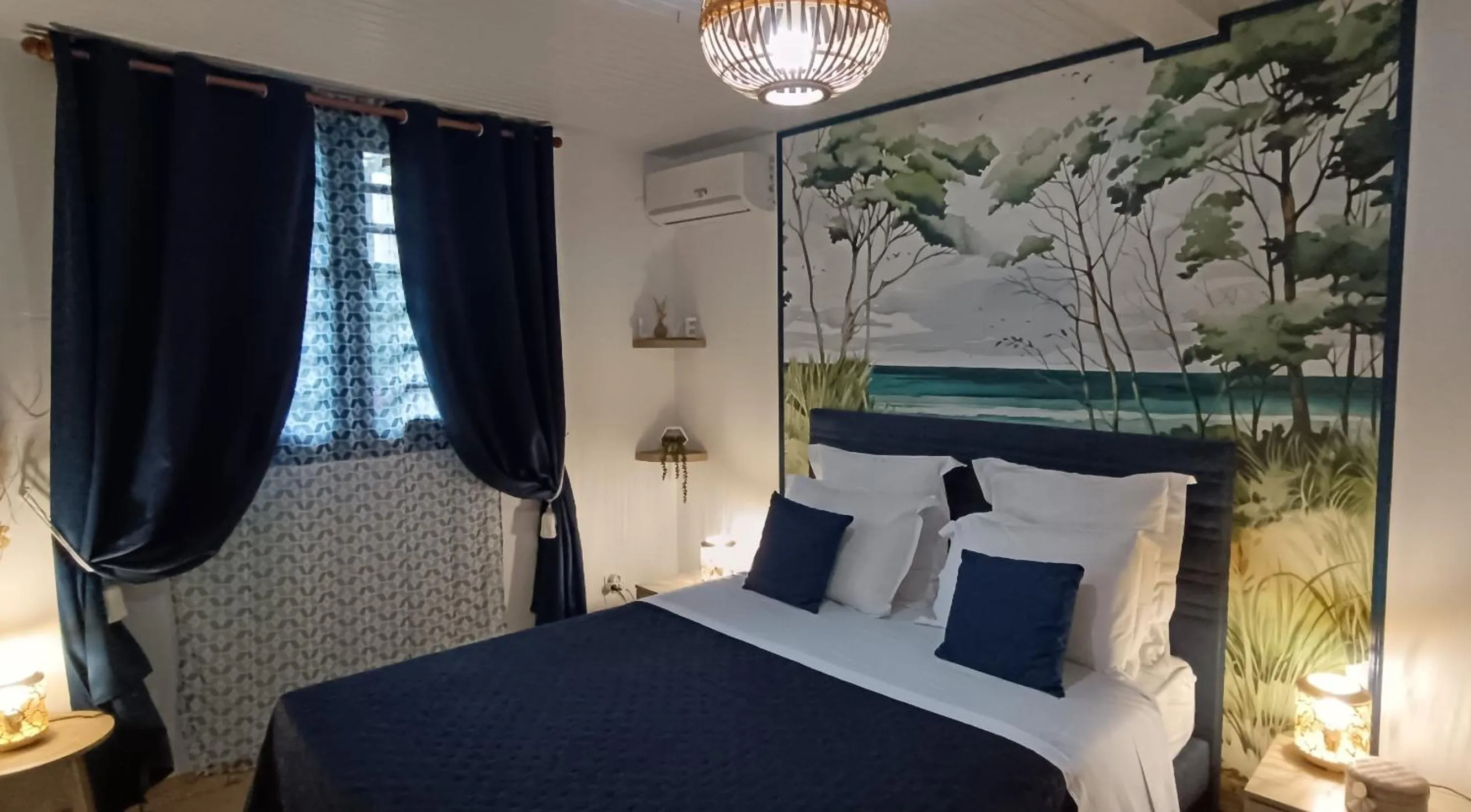 Bedroom, Bed in Le Voyageur