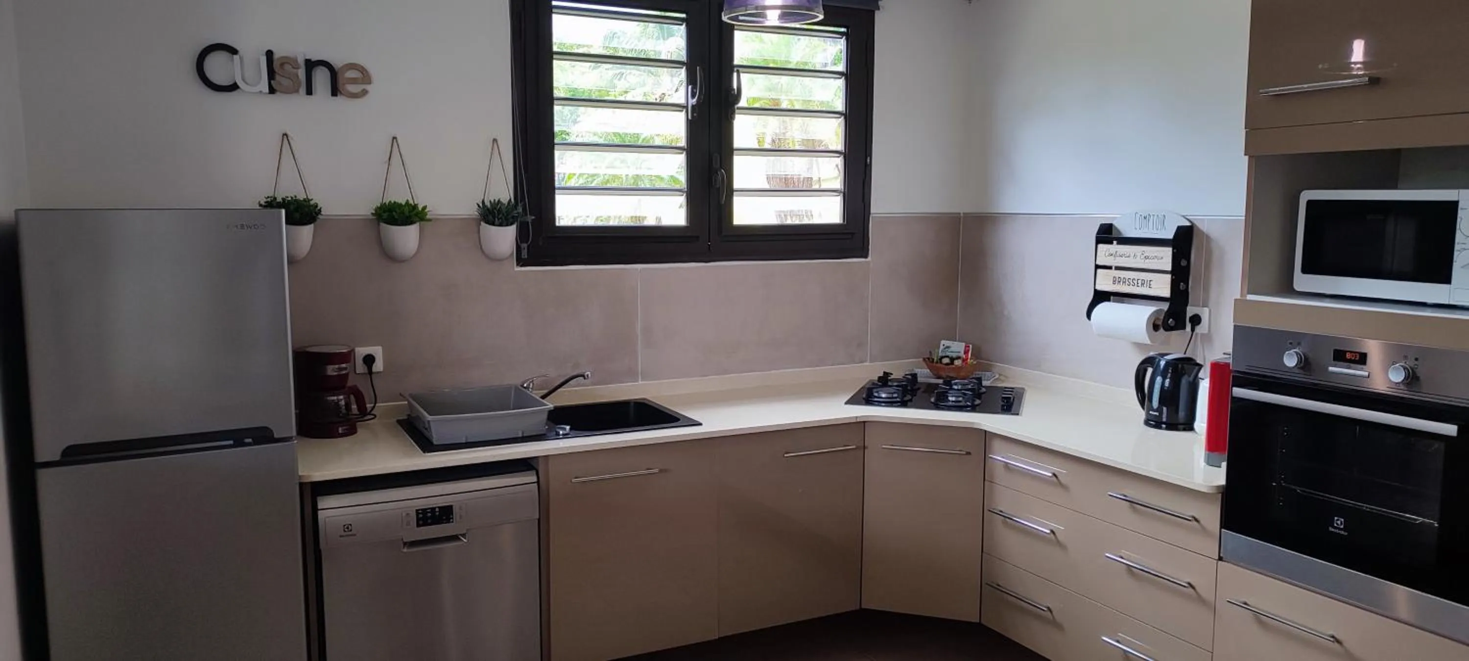 Kitchen or kitchenette in Le Voyageur