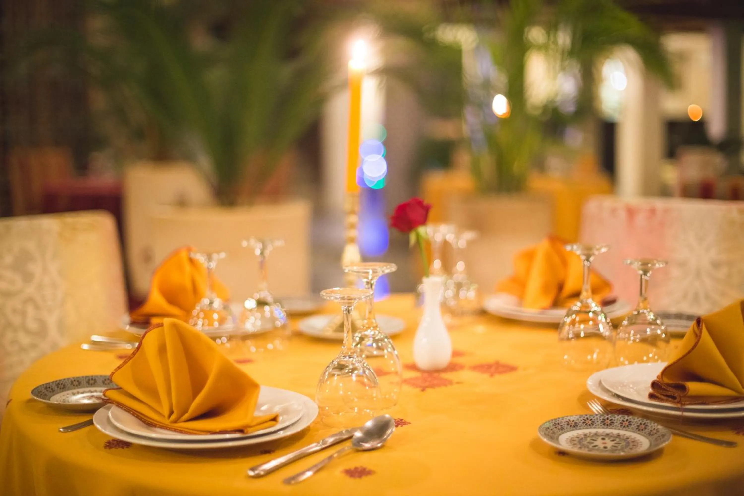 Restaurant/places to eat in Riad Andalib