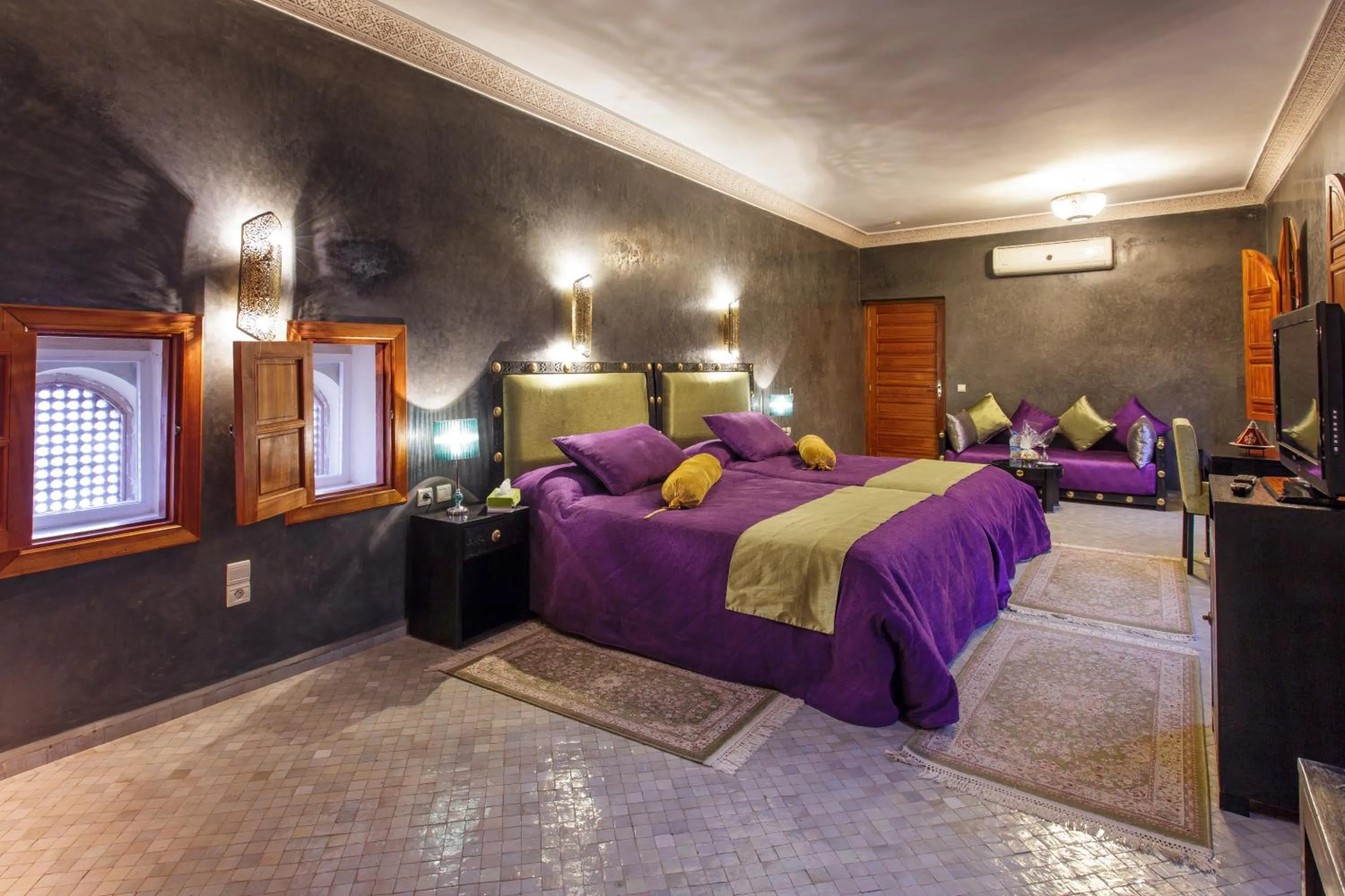 Photo of the whole room, Bed in Riad Andalib
