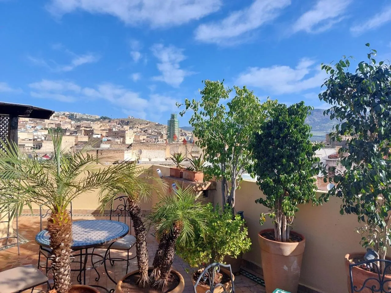 Restaurant/places to eat in Riad Andalib