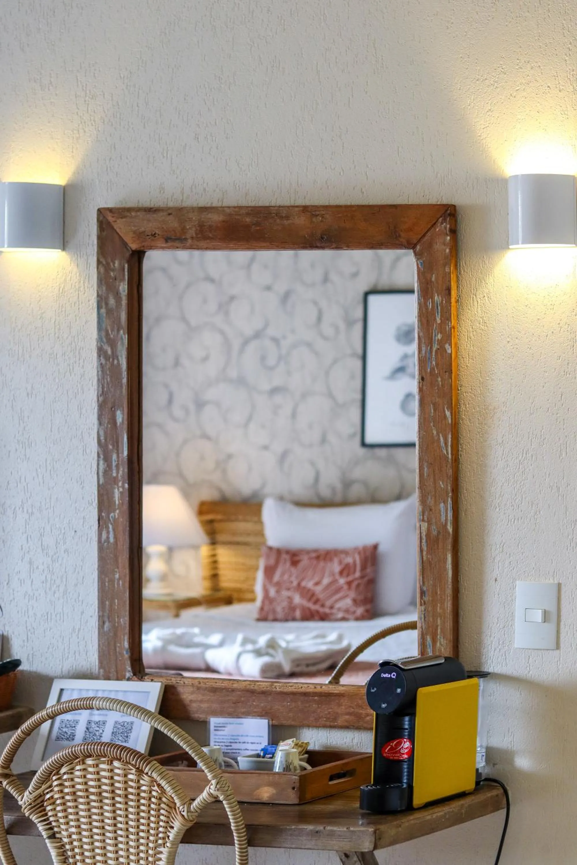 Coffee/tea facilities, Bed in Bahiamarela Boutique Hotel & SPA