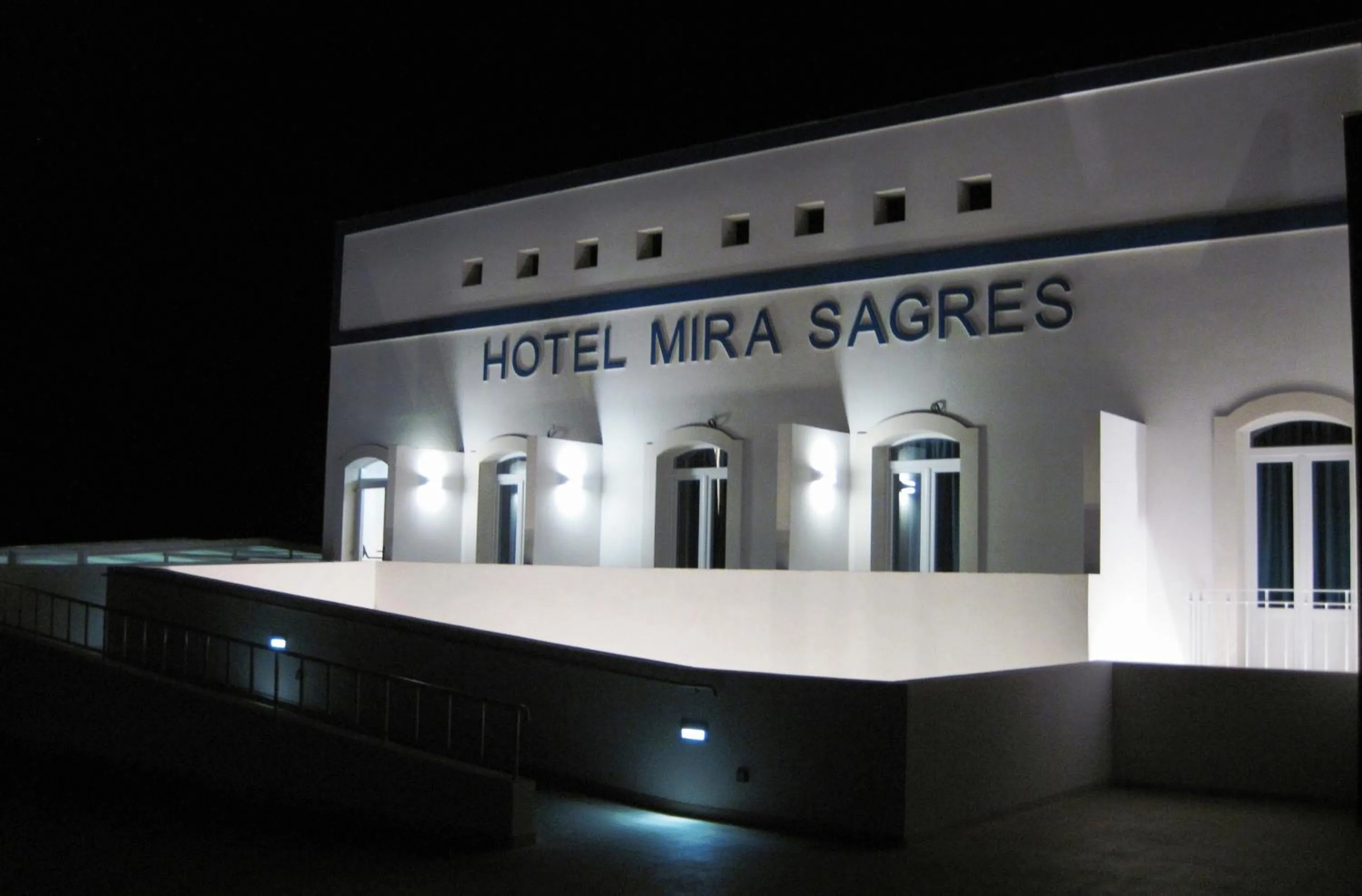 Facade/entrance in Hotel Mira Sagres