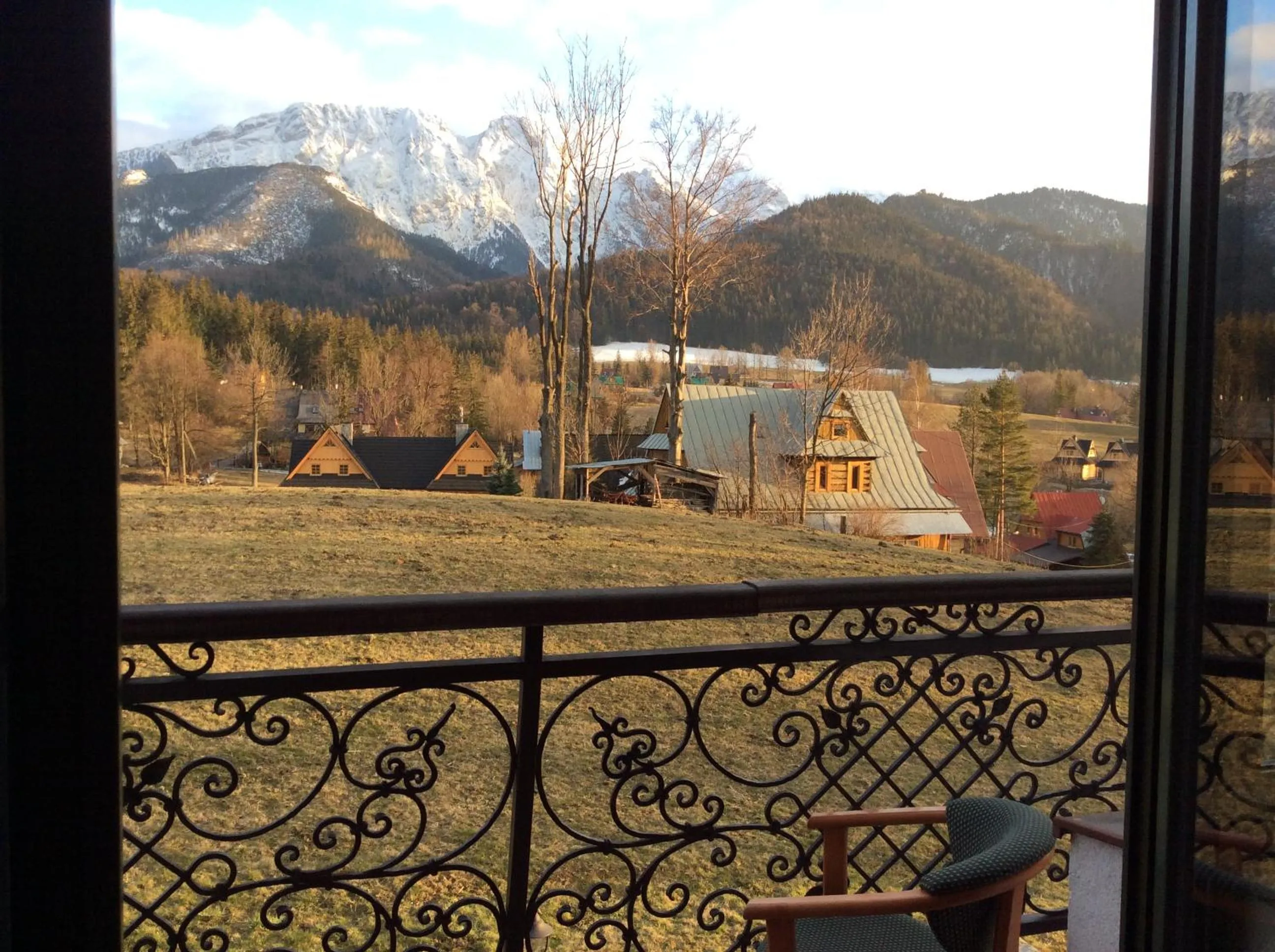 Neighbourhood in Apolonia Willa