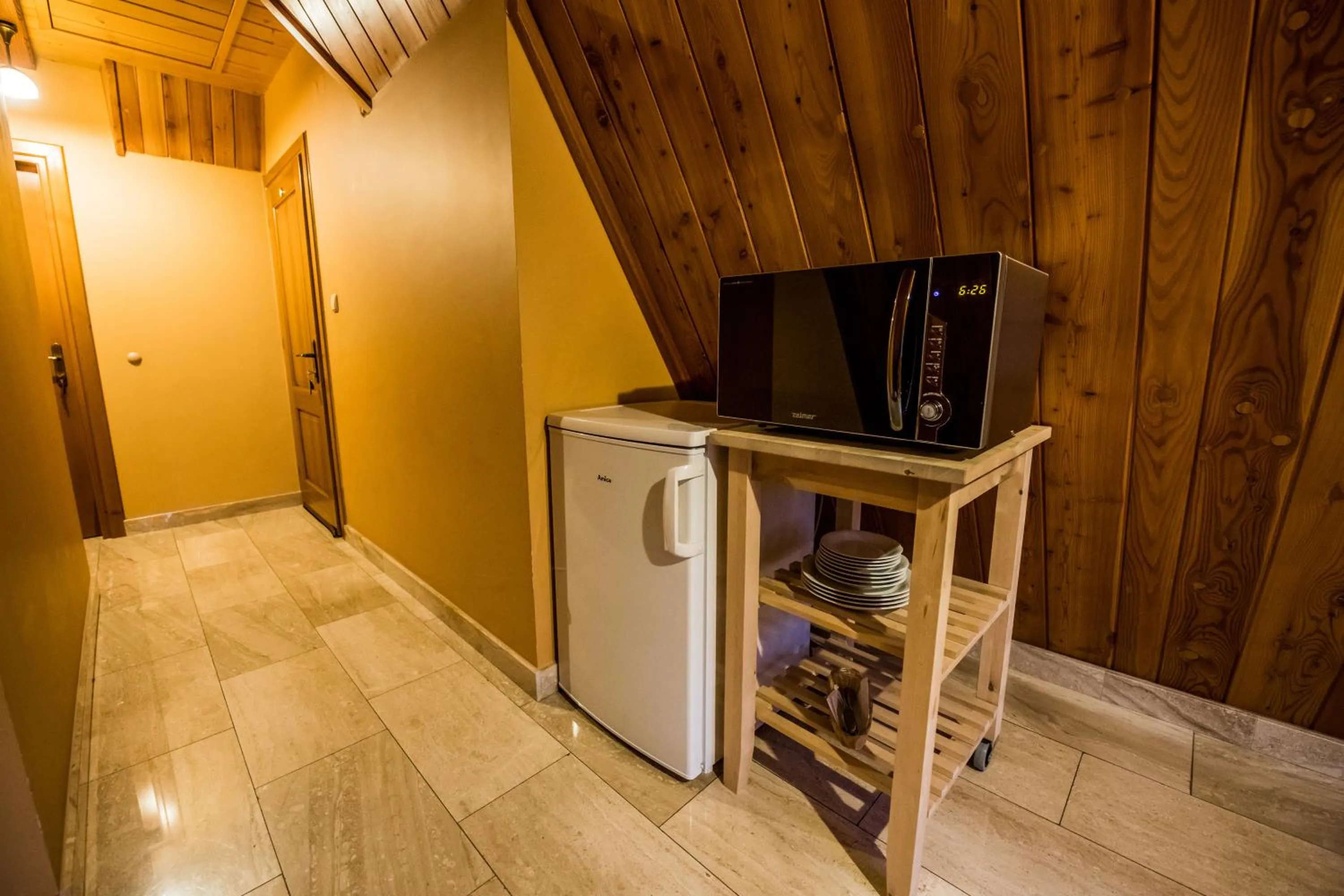 minibar in Apolonia Willa