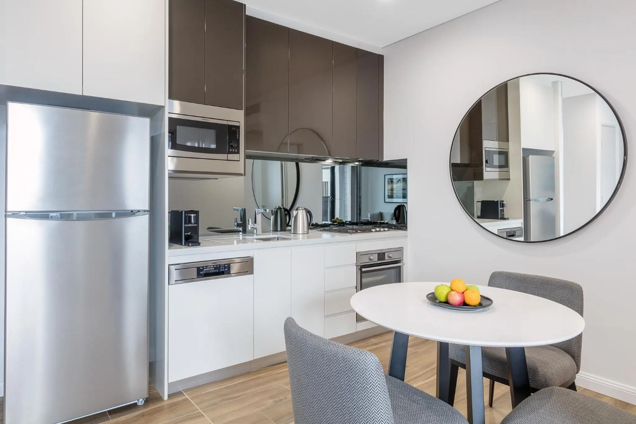 Kitchen or kitchenette in Meriton Suites Coward Street, Mascot