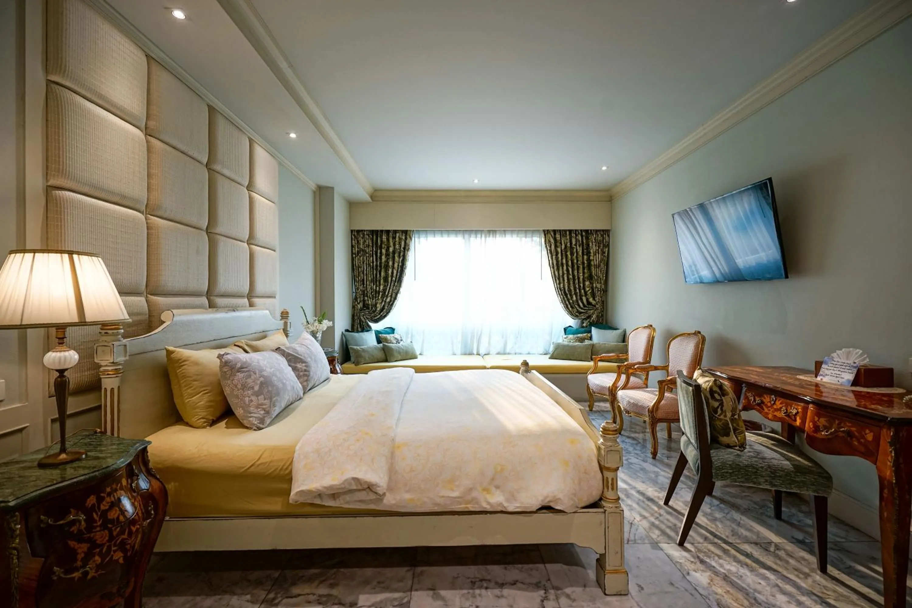 Bedroom, Bed in At Pingnakorn Riverside