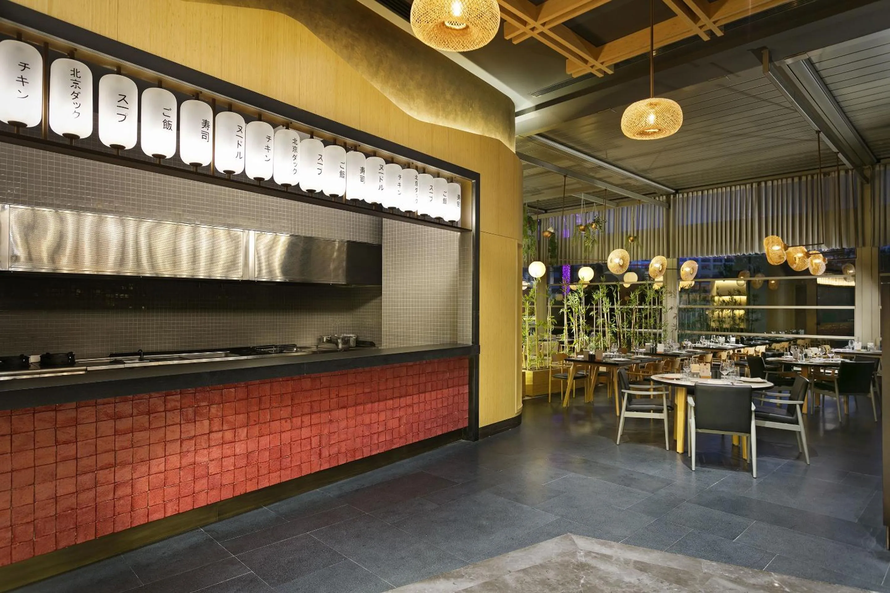 Restaurant/places to eat in Titanic Deluxe Lara