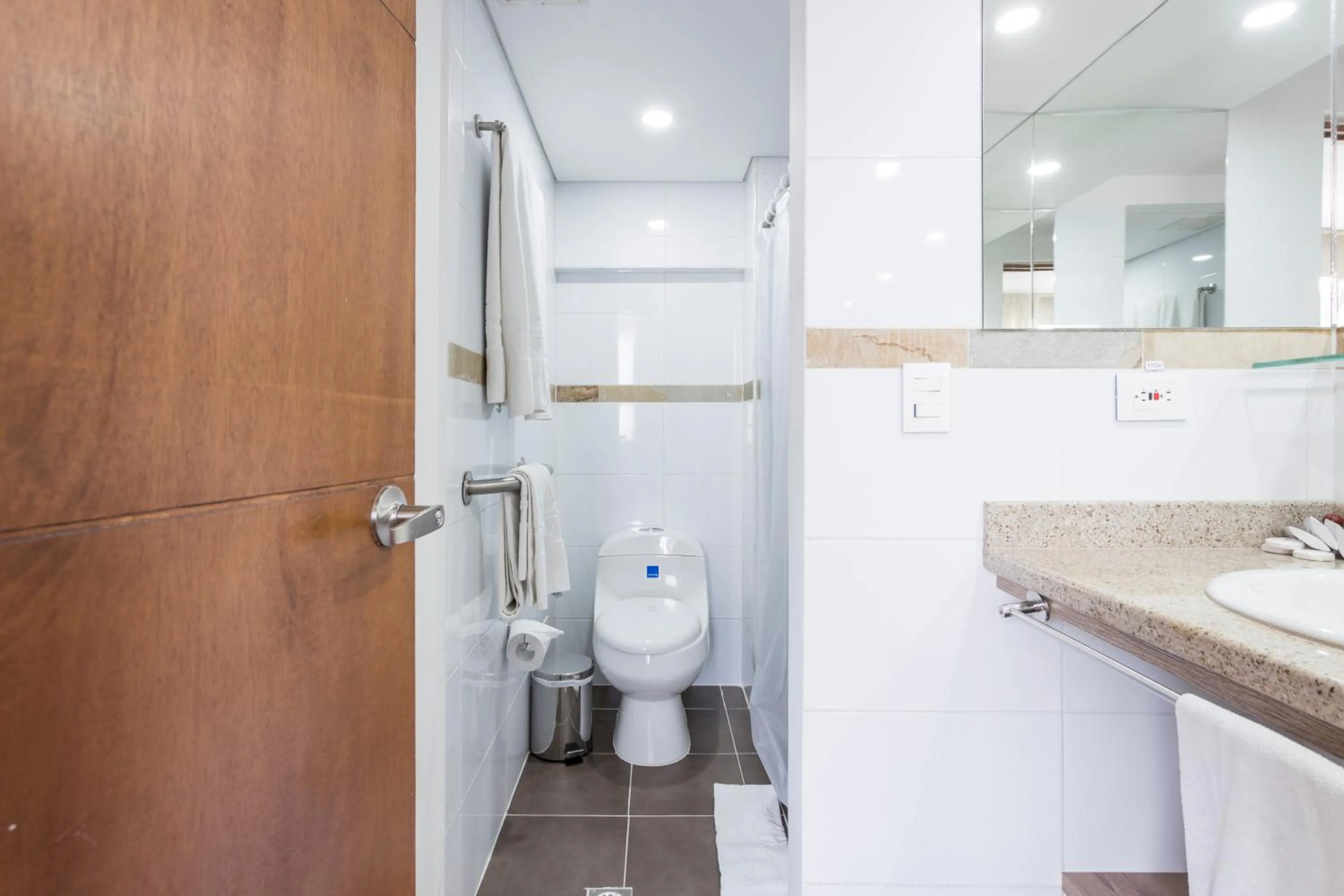 Bathroom in Hotel Florencia Plaza