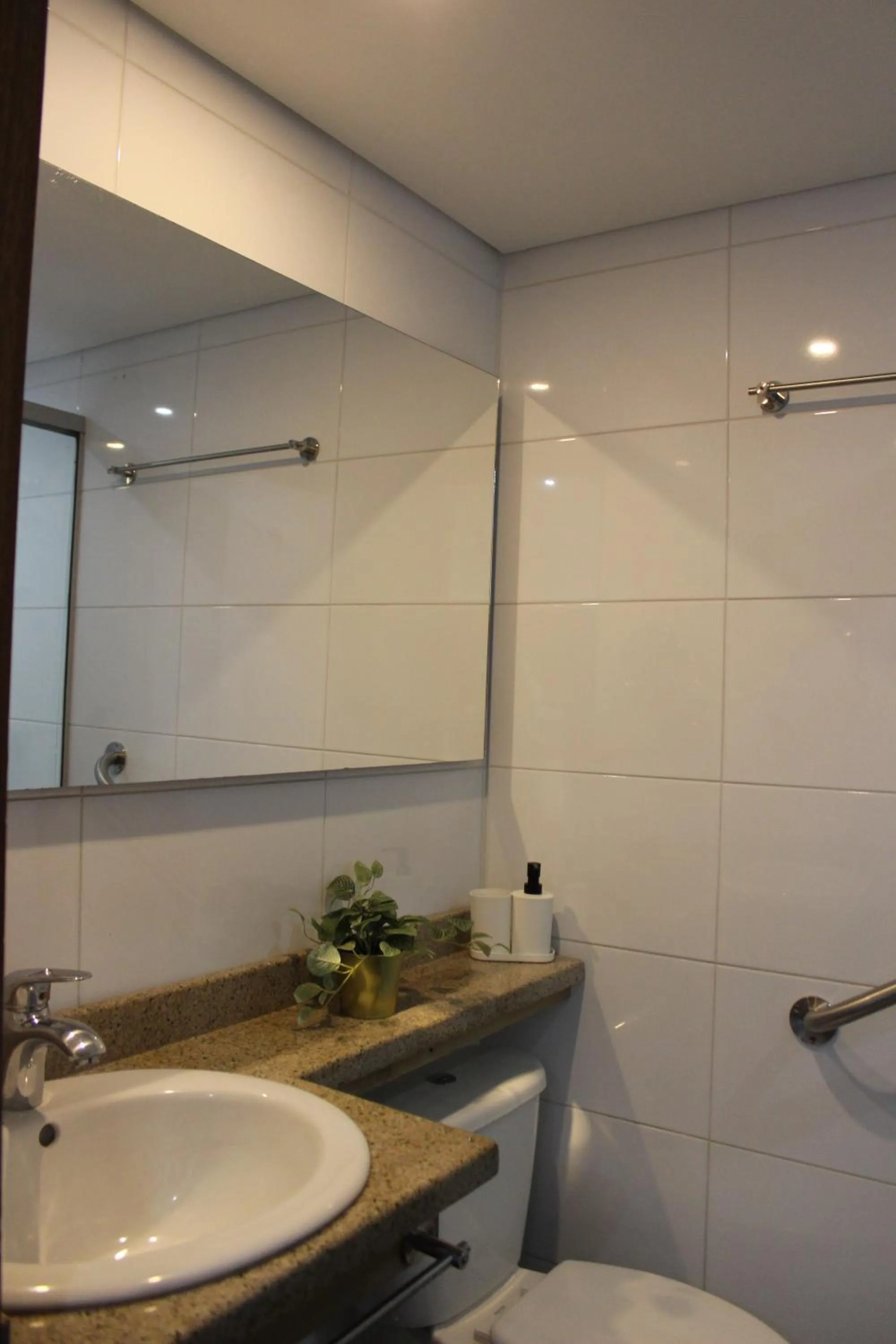 Bathroom in Hotel Florencia Plaza
