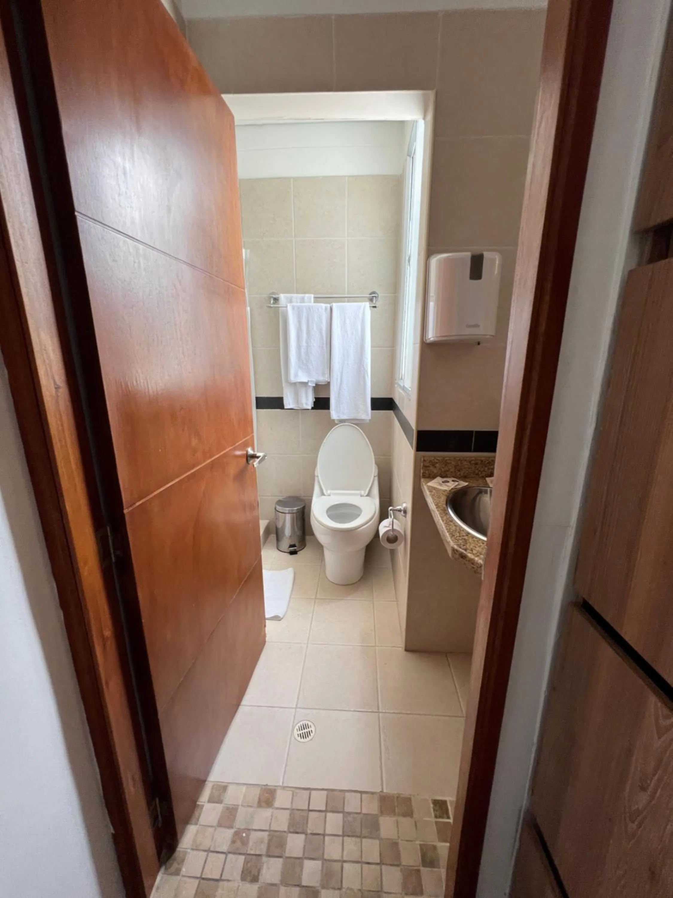 Bathroom in Hotel Florencia Plaza