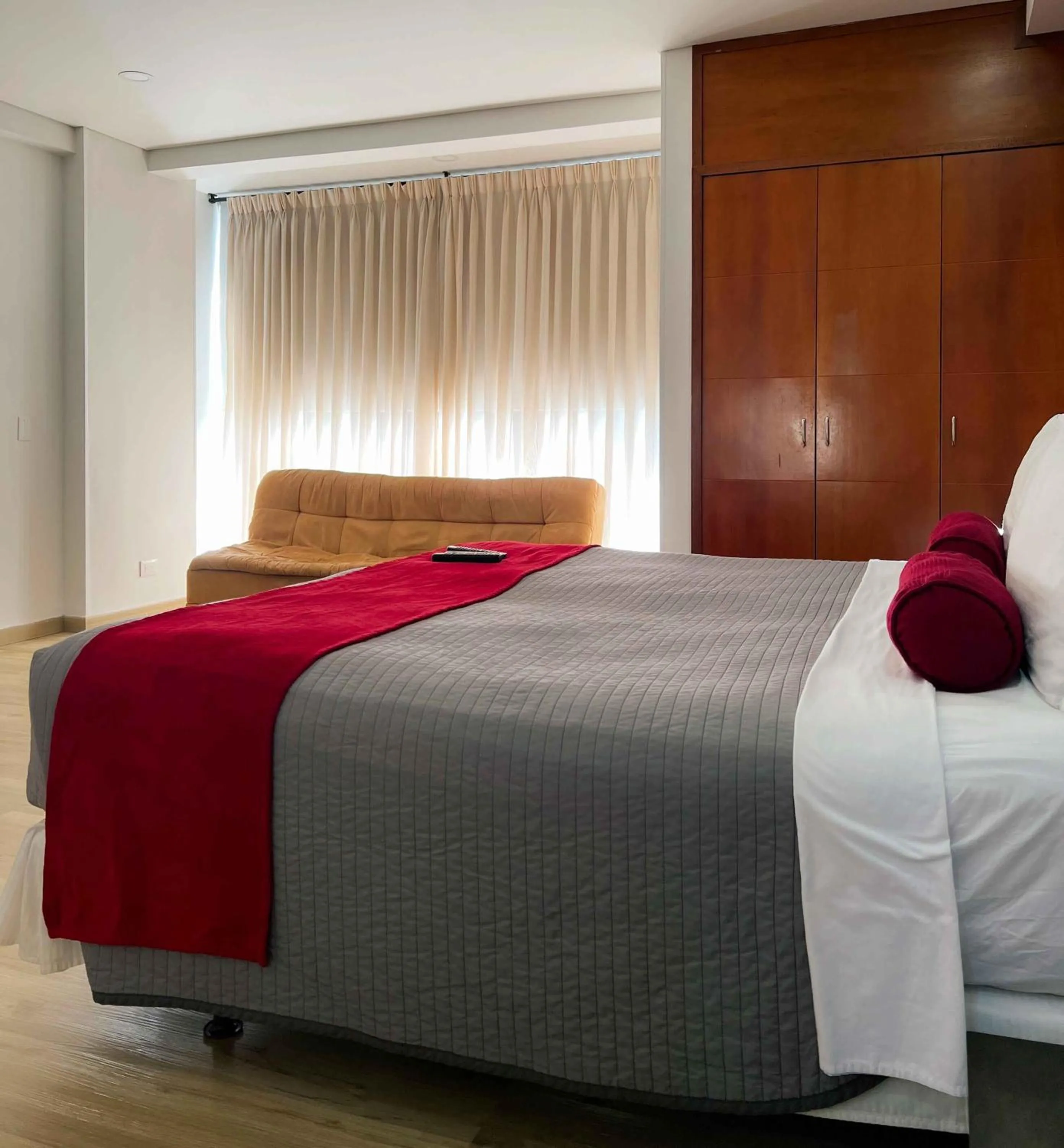 Bedroom, Bed in Hotel Florencia Plaza