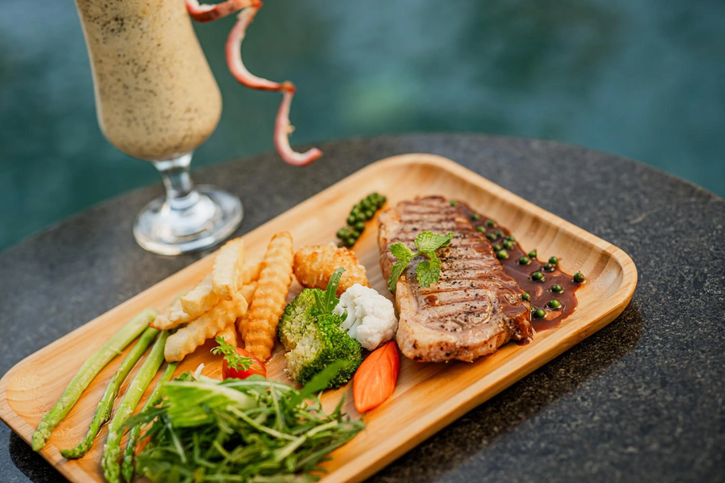 Restaurant/places to eat in Ratana Angkor Hotel