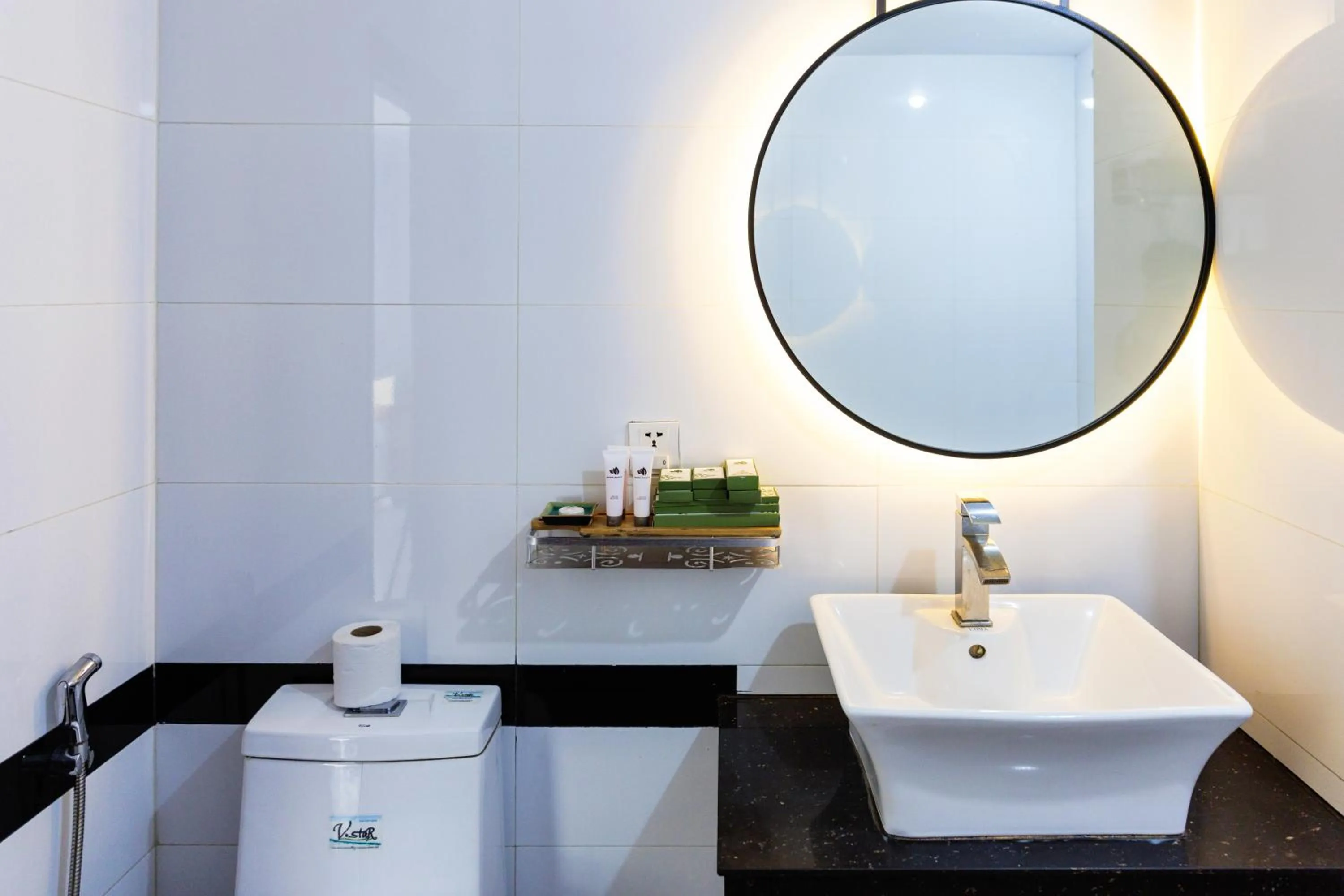 Bathroom in Ratana Angkor Hotel