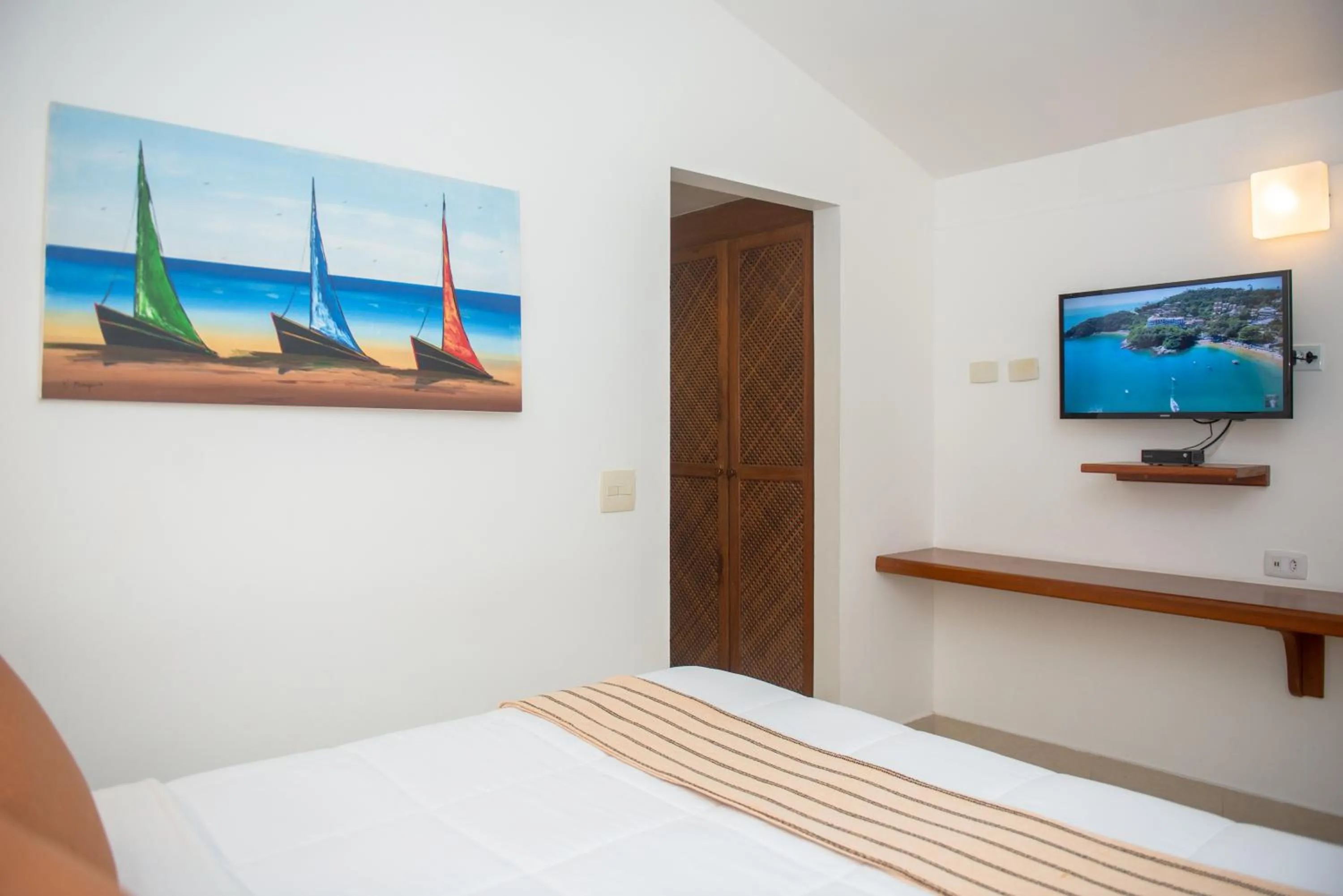 Bedroom, Bed in Pousada João Fernandes