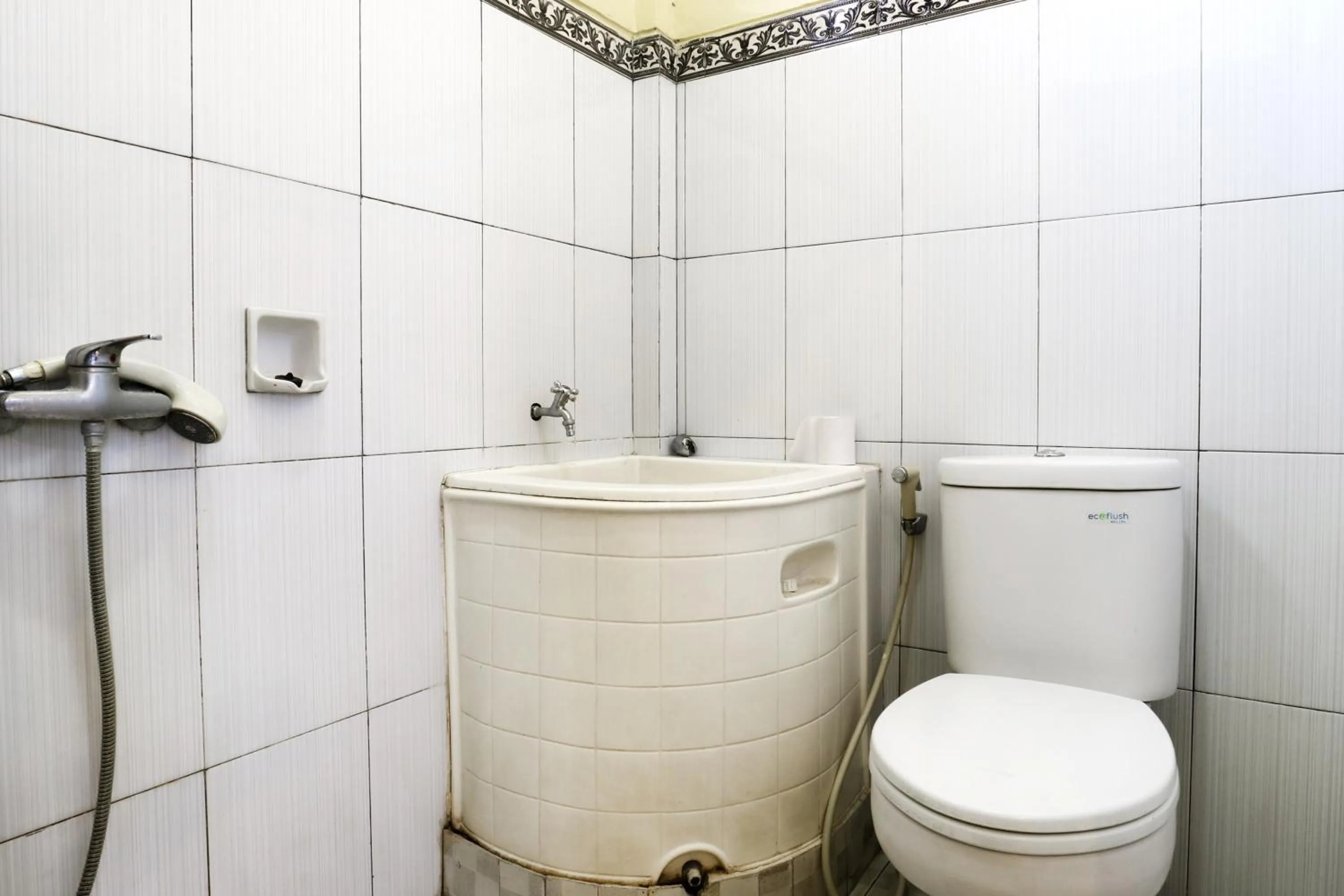 Bathroom in Jungut Guest House Ubud