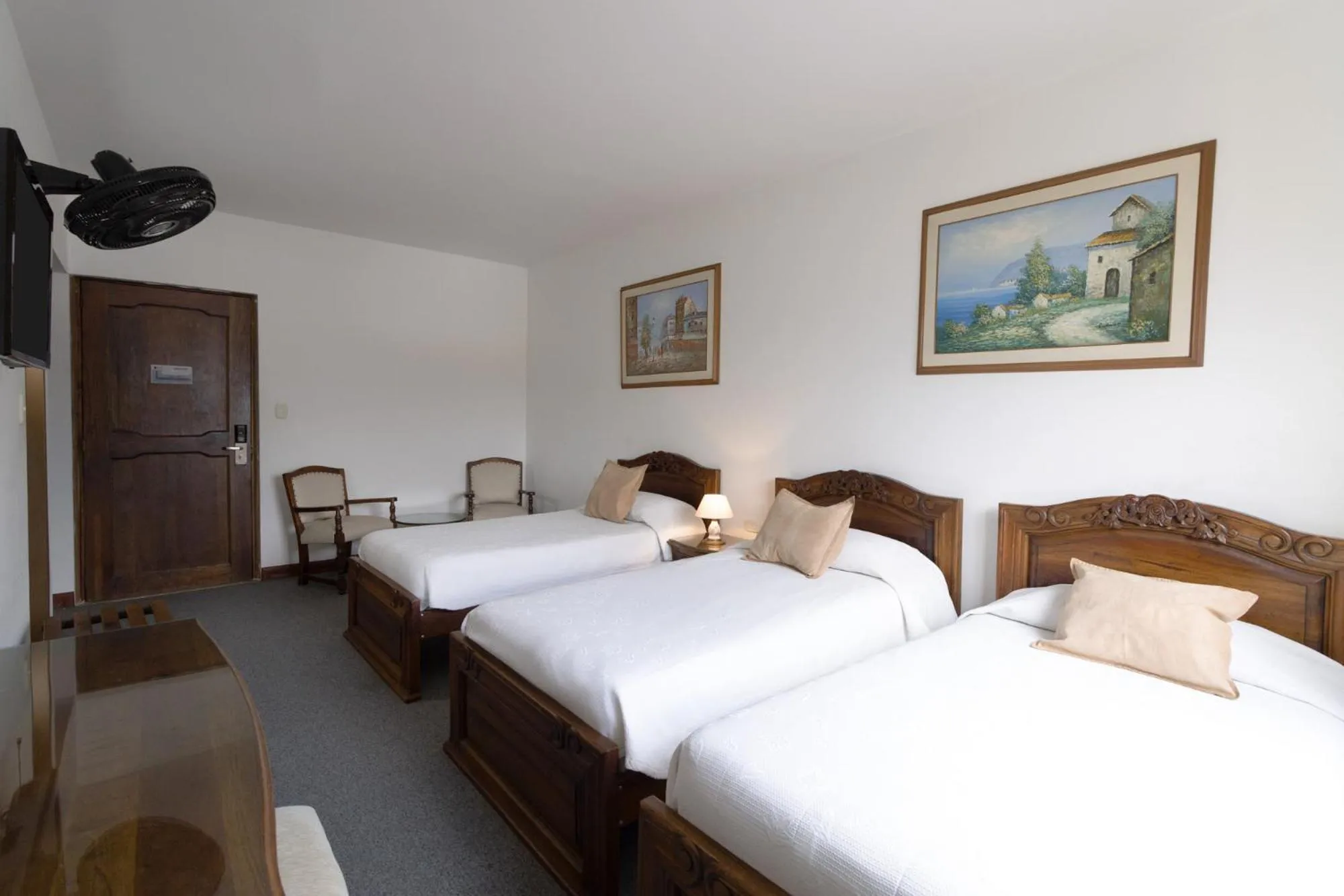 Photo of the whole room, Bed in El Gran Hotel de Pereira
