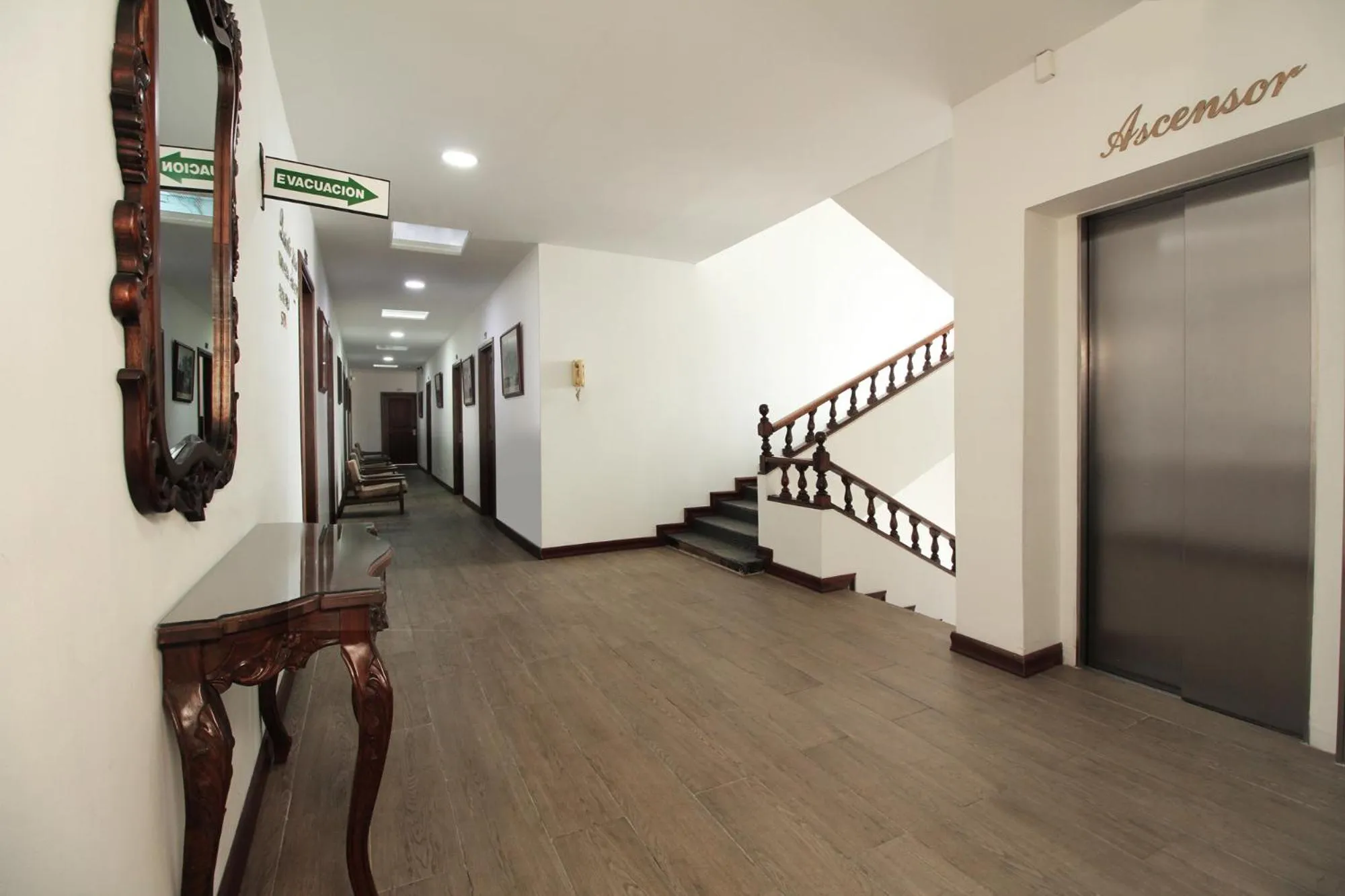 elevator in El Gran Hotel de Pereira