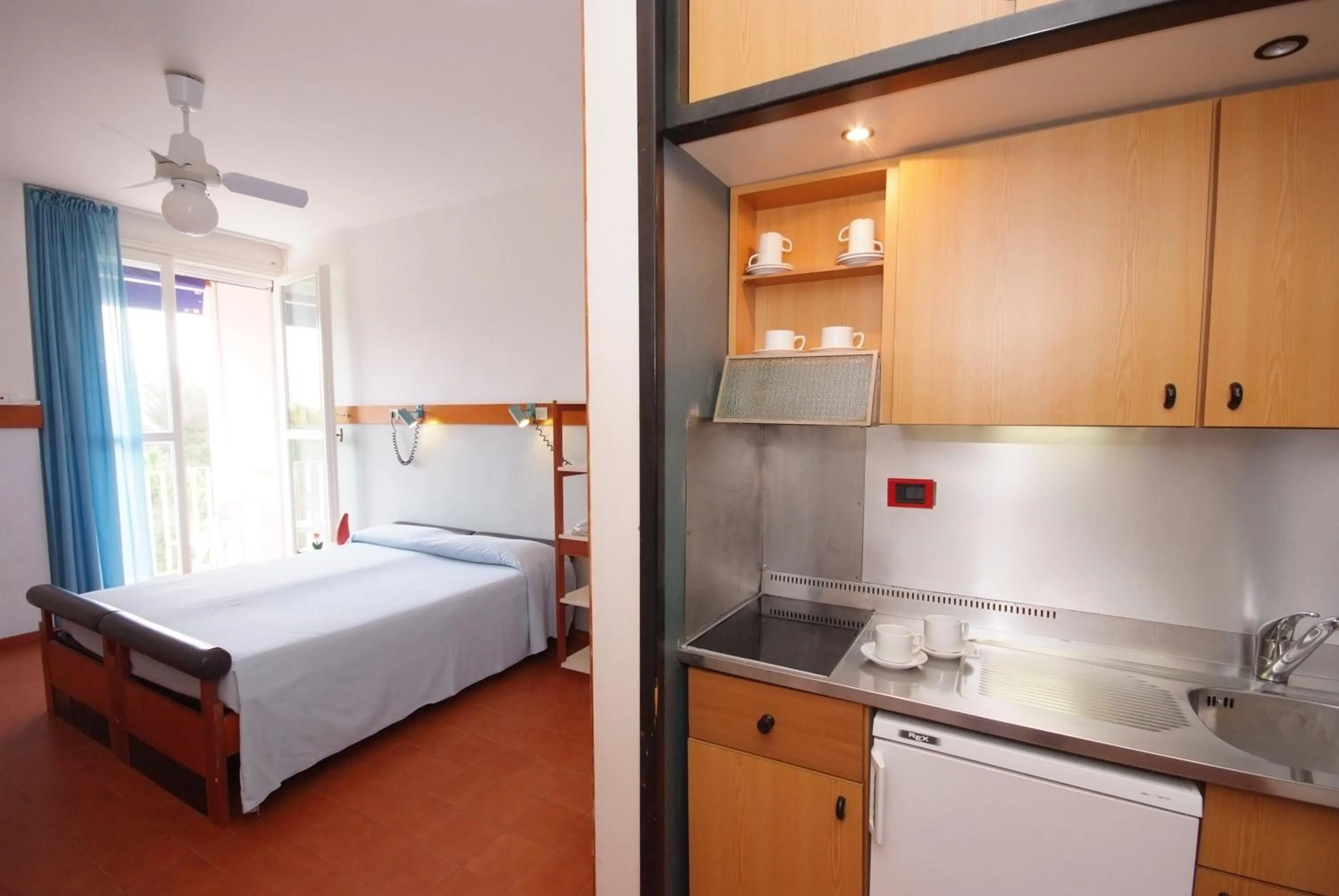 Kitchen or kitchenette, Bed in Residence Elite