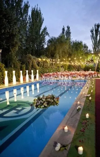 Swimming pool in Hotel Torres I