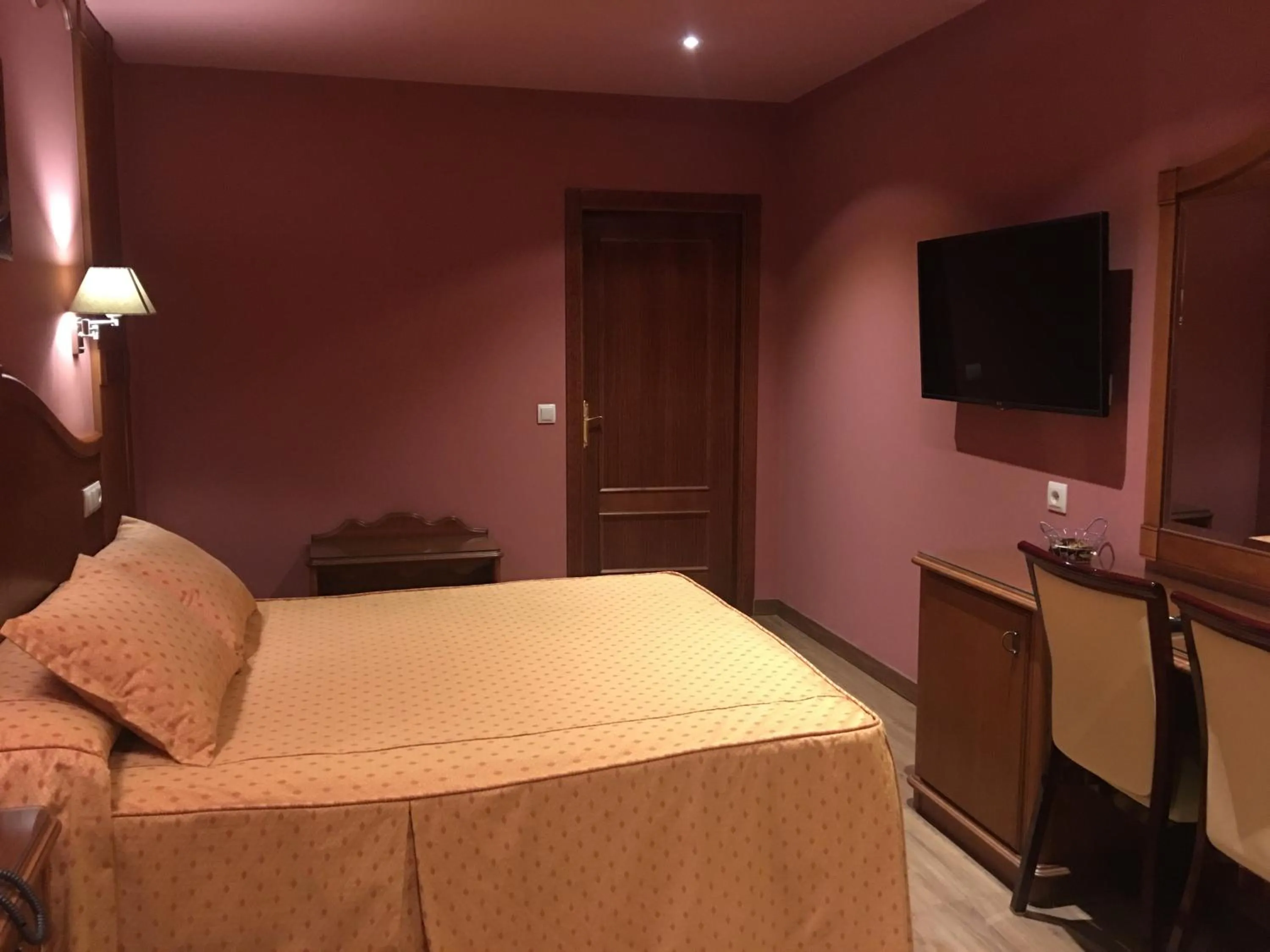 Photo of the whole room, Bed in Hotel Torres I