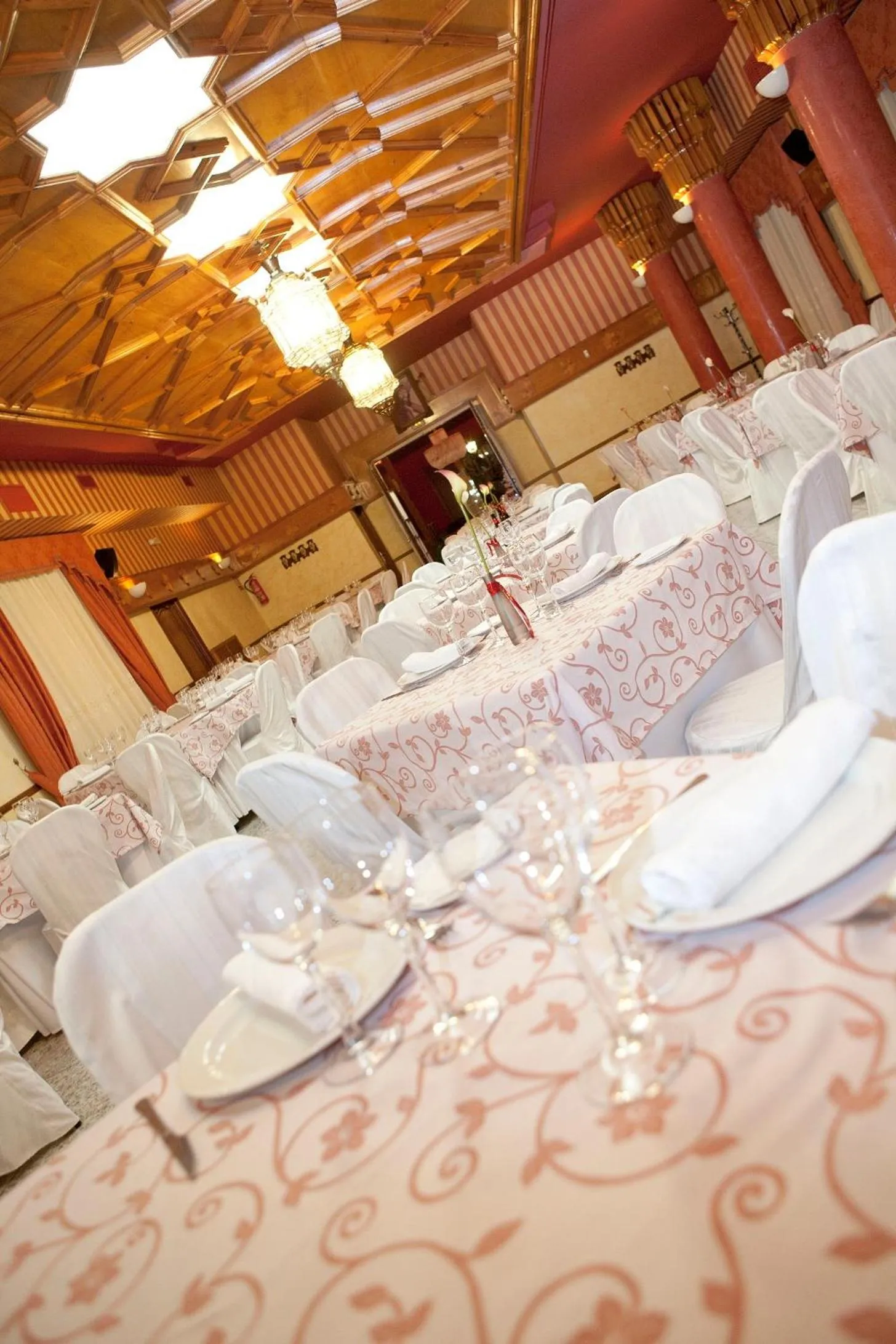 Restaurant/places to eat in Hotel Torres I