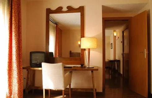 Hotel Pirineos