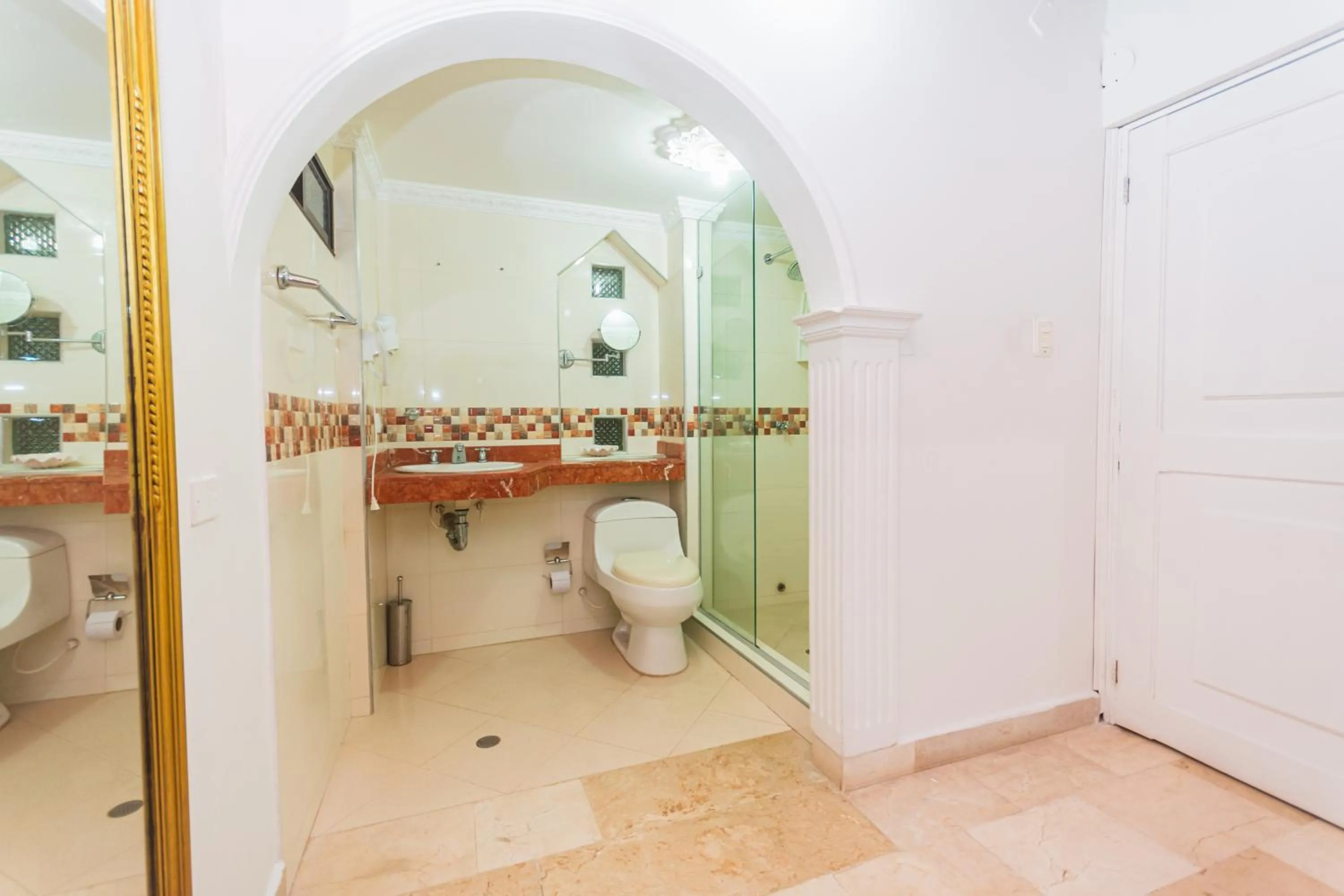 Shower in Hotel Baluarte Cartagena Boutique