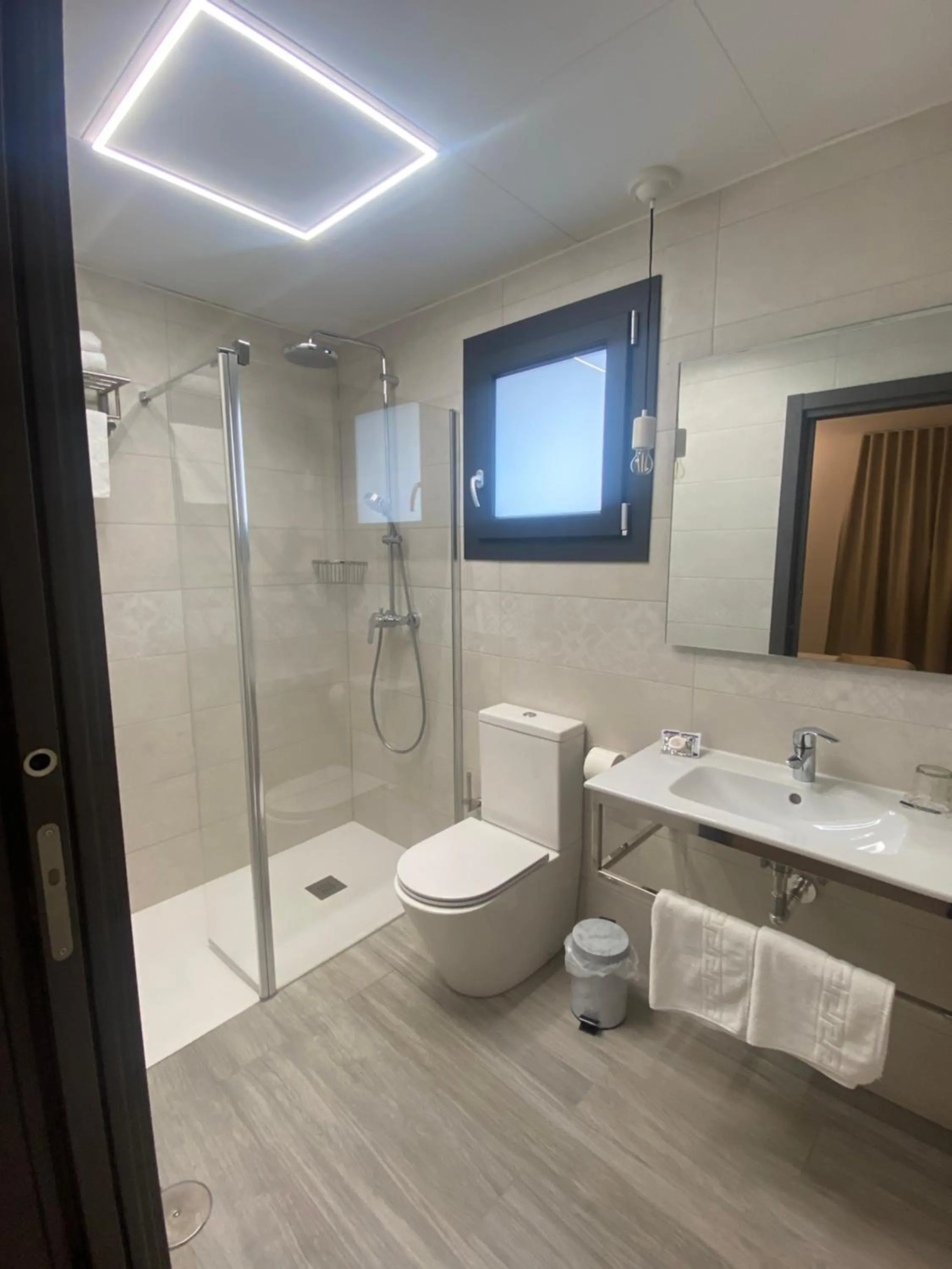 Hotel Lusitania, Centro Ciudad, Parking Privado