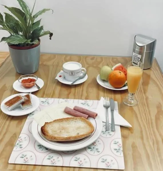 Breakfast in Hotel Lusitania, Centro Ciudad, Parking Privado