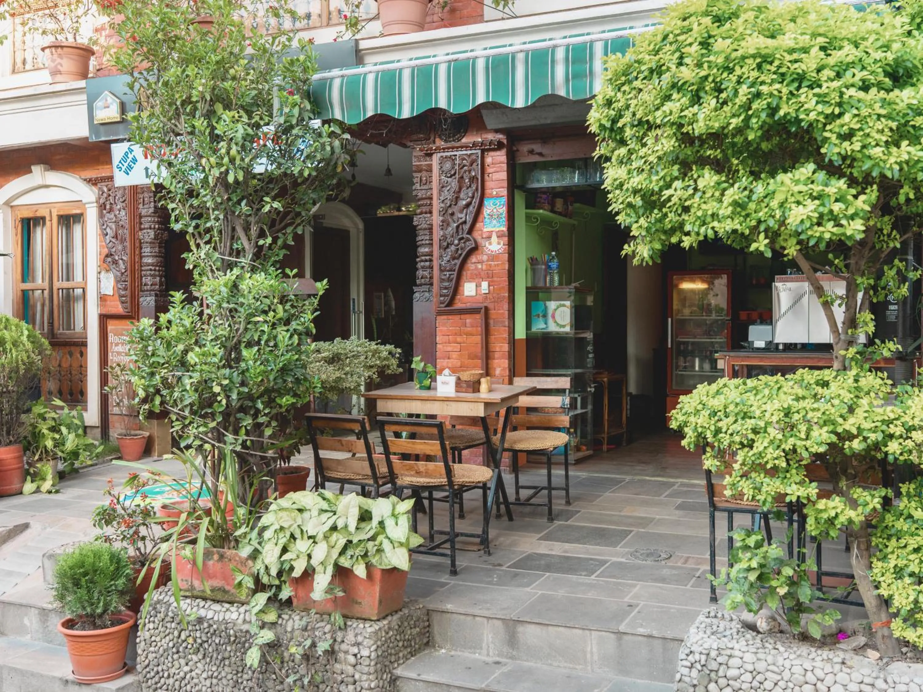 Restaurant/places to eat in Newa Home