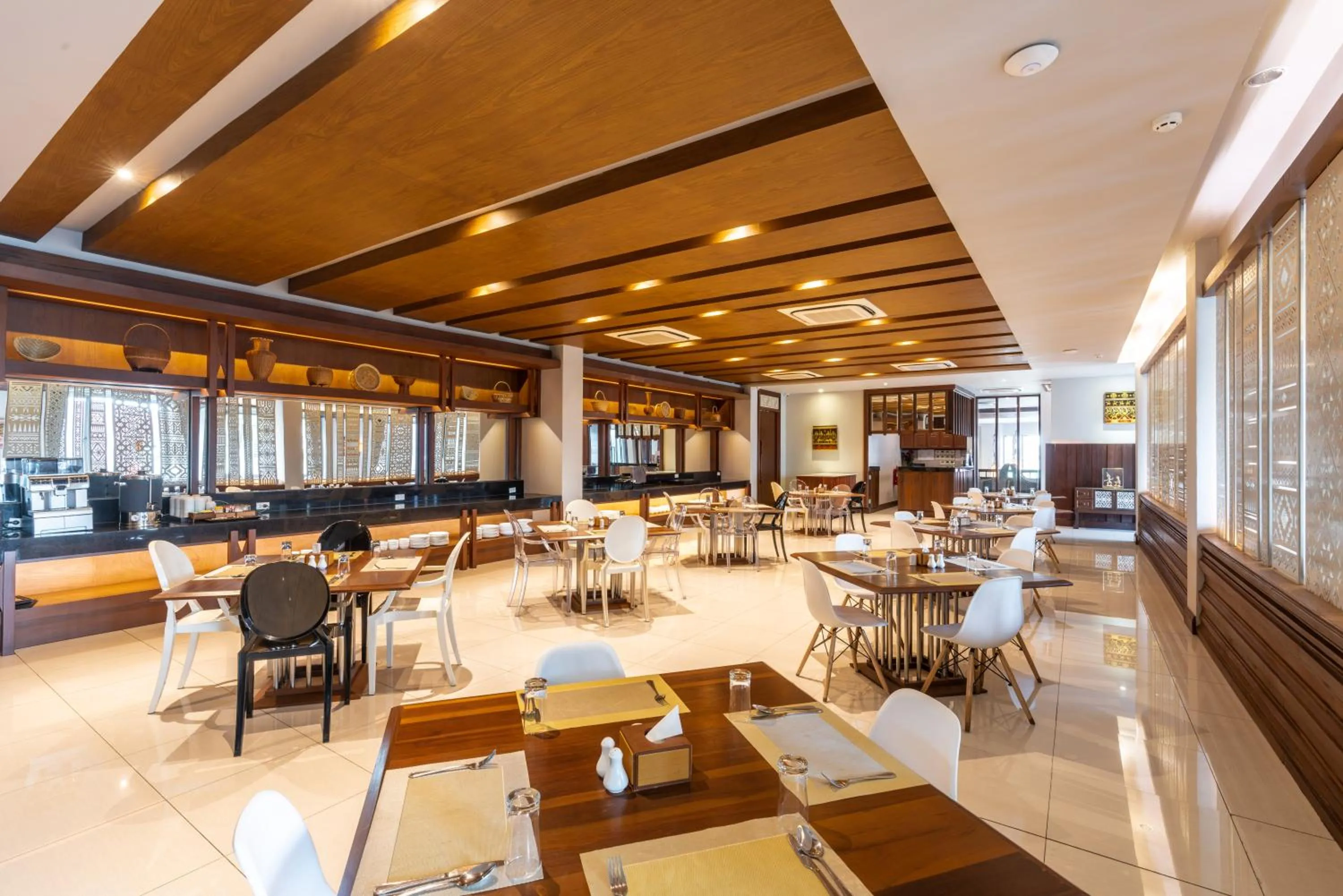 Restaurant/places to eat in Grand Hotel Vientiane