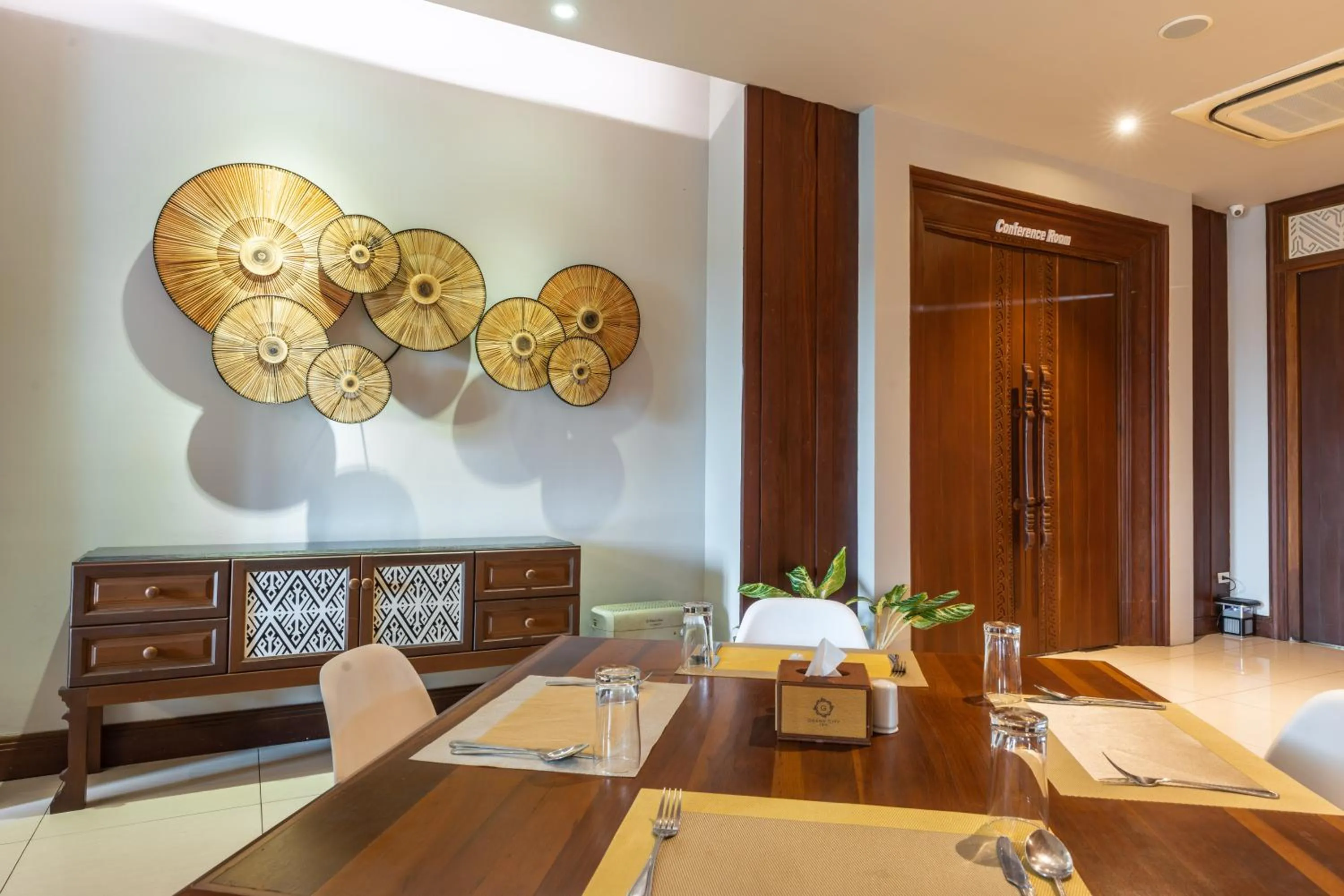 Restaurant/places to eat in Grand Hotel Vientiane