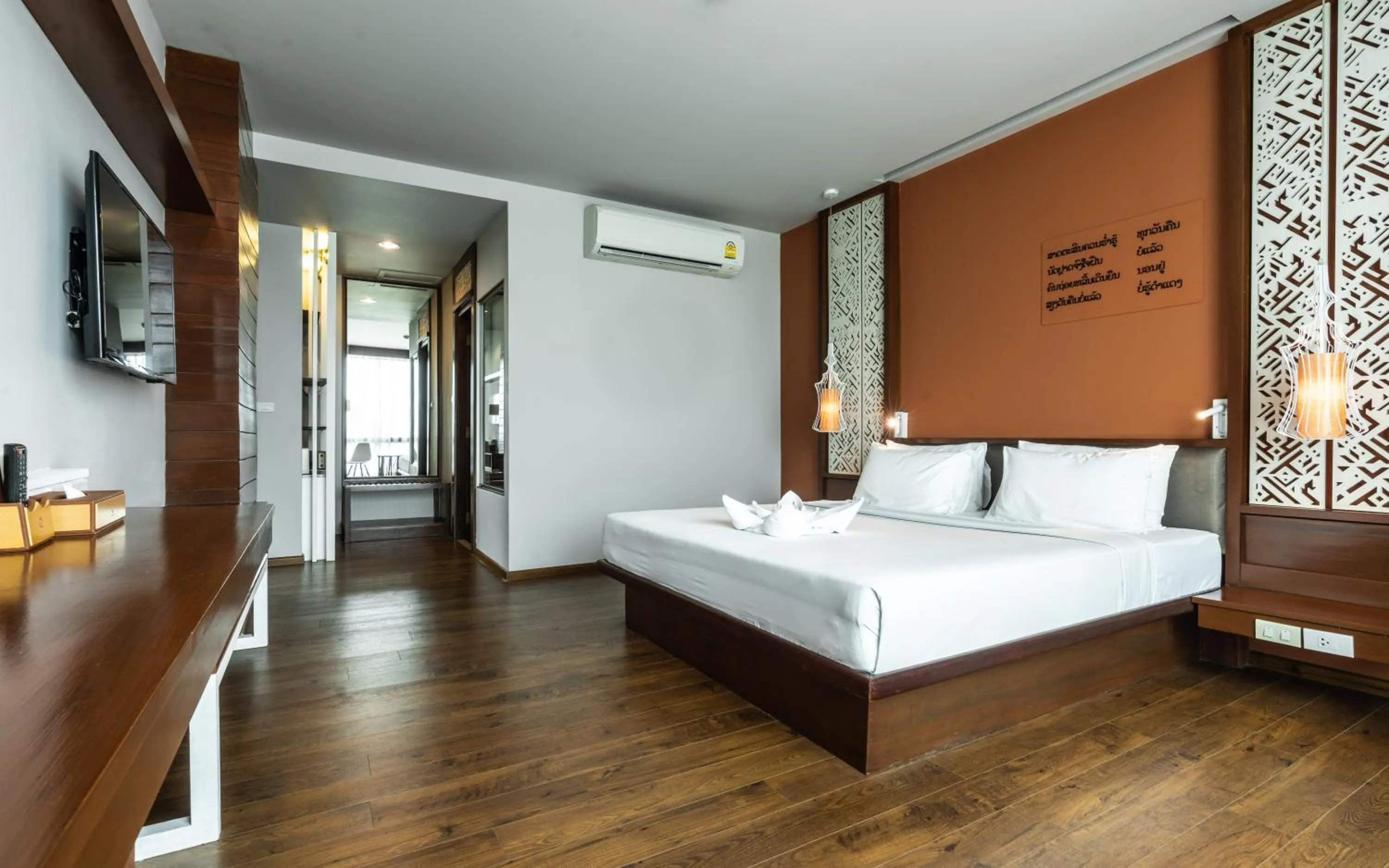 Bed in Grand Hotel Vientiane