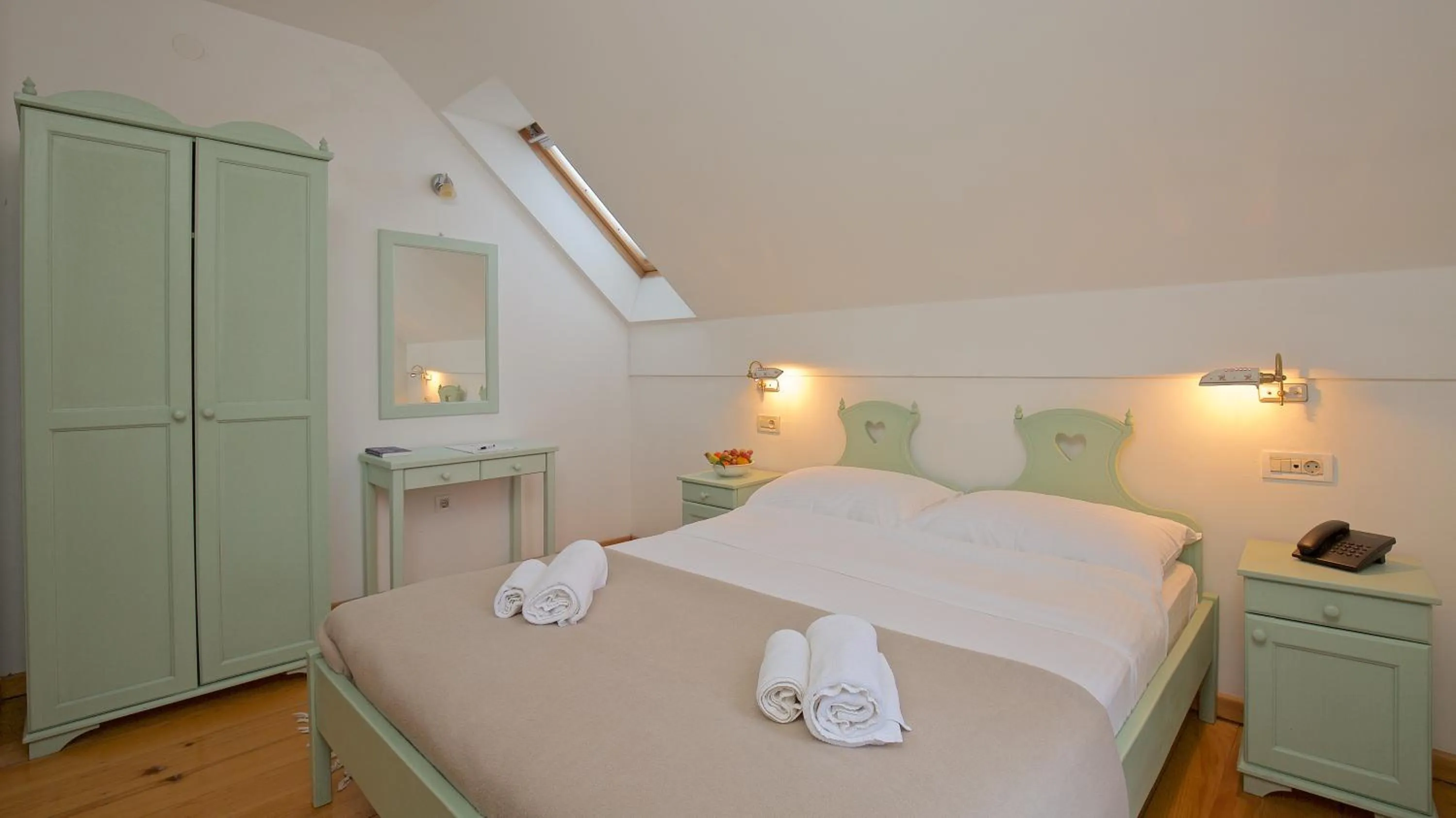 Bed in Winery, Restaurant & Pension Vuglec Breg