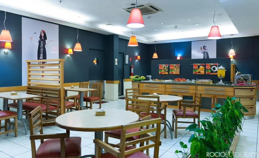 Restaurant/places to eat in ibis Uberlandia