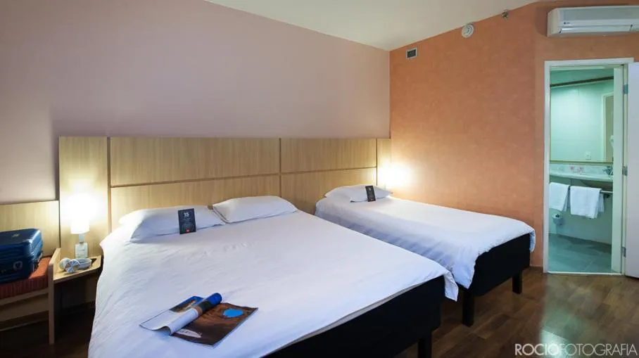 Bedroom, Bed in ibis Uberlandia