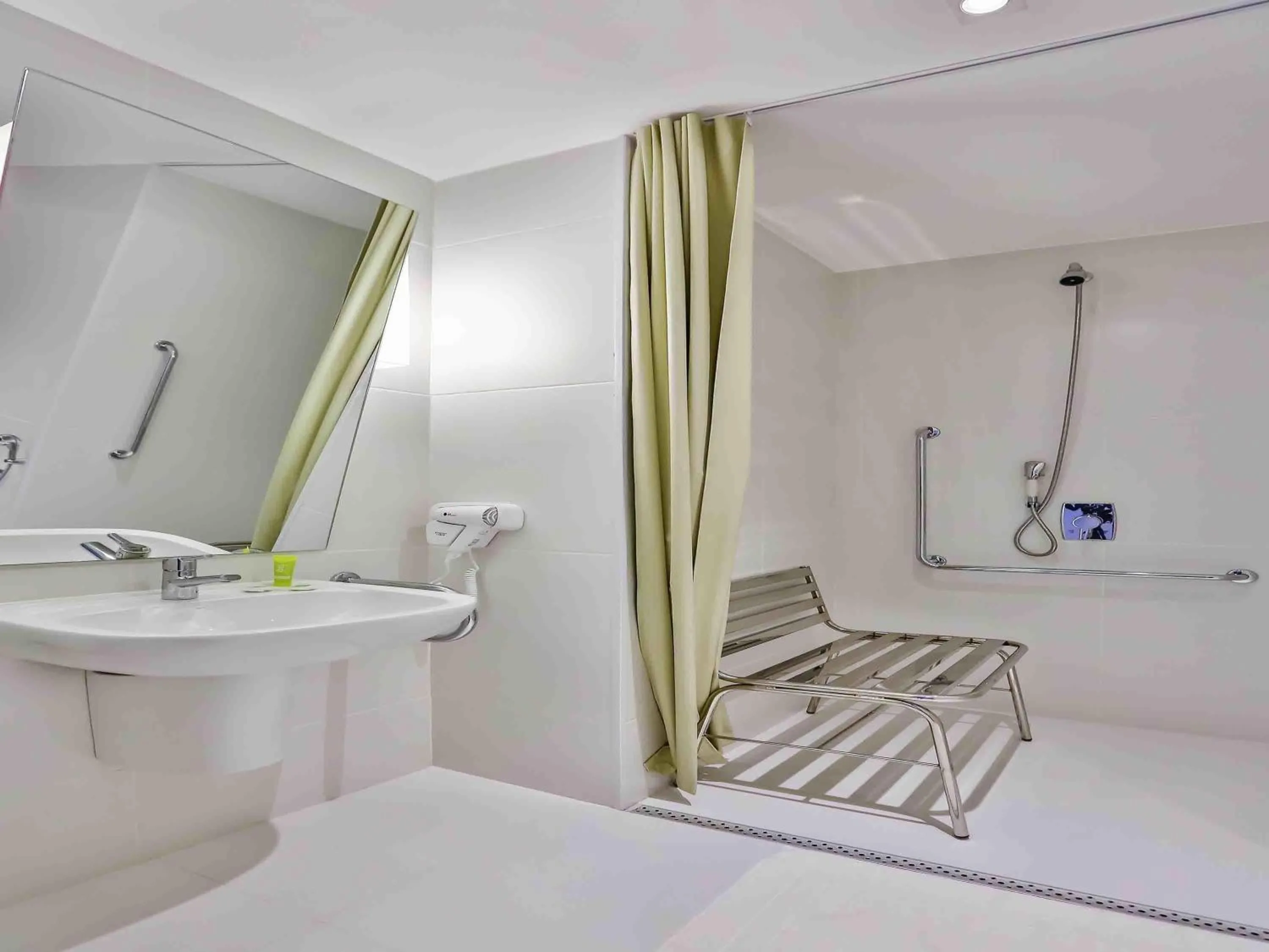 Bedroom in ibis Styles Goiania Marista