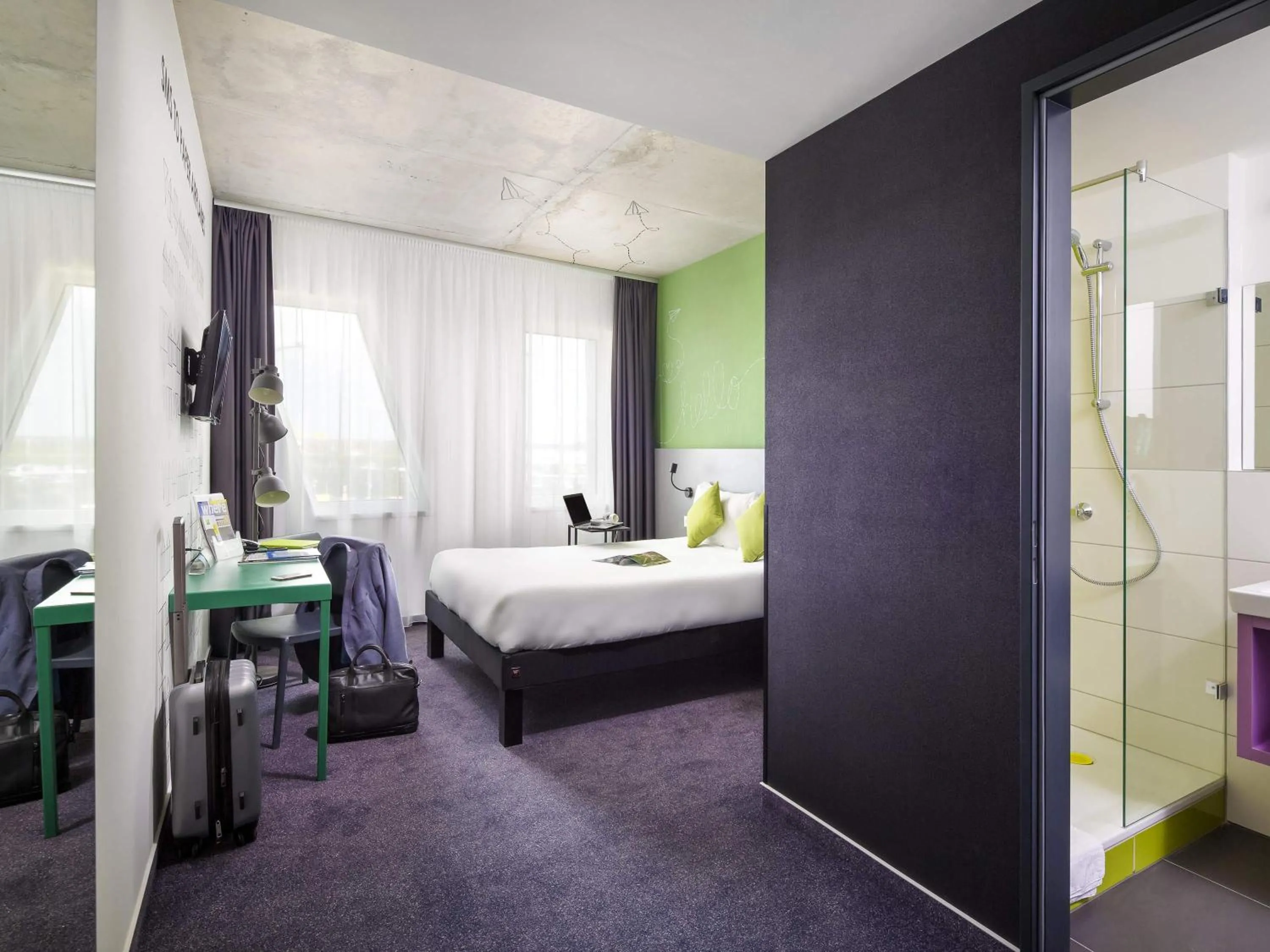 Bedroom, Bed in ibis Styles Budapest Airport