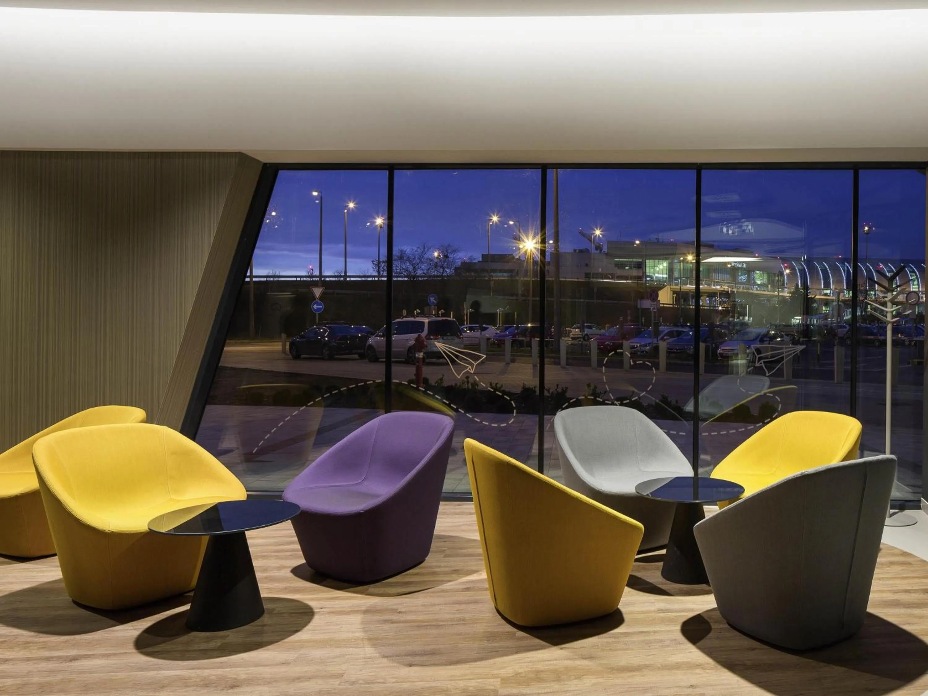 Restaurant/places to eat in ibis Styles Budapest Airport