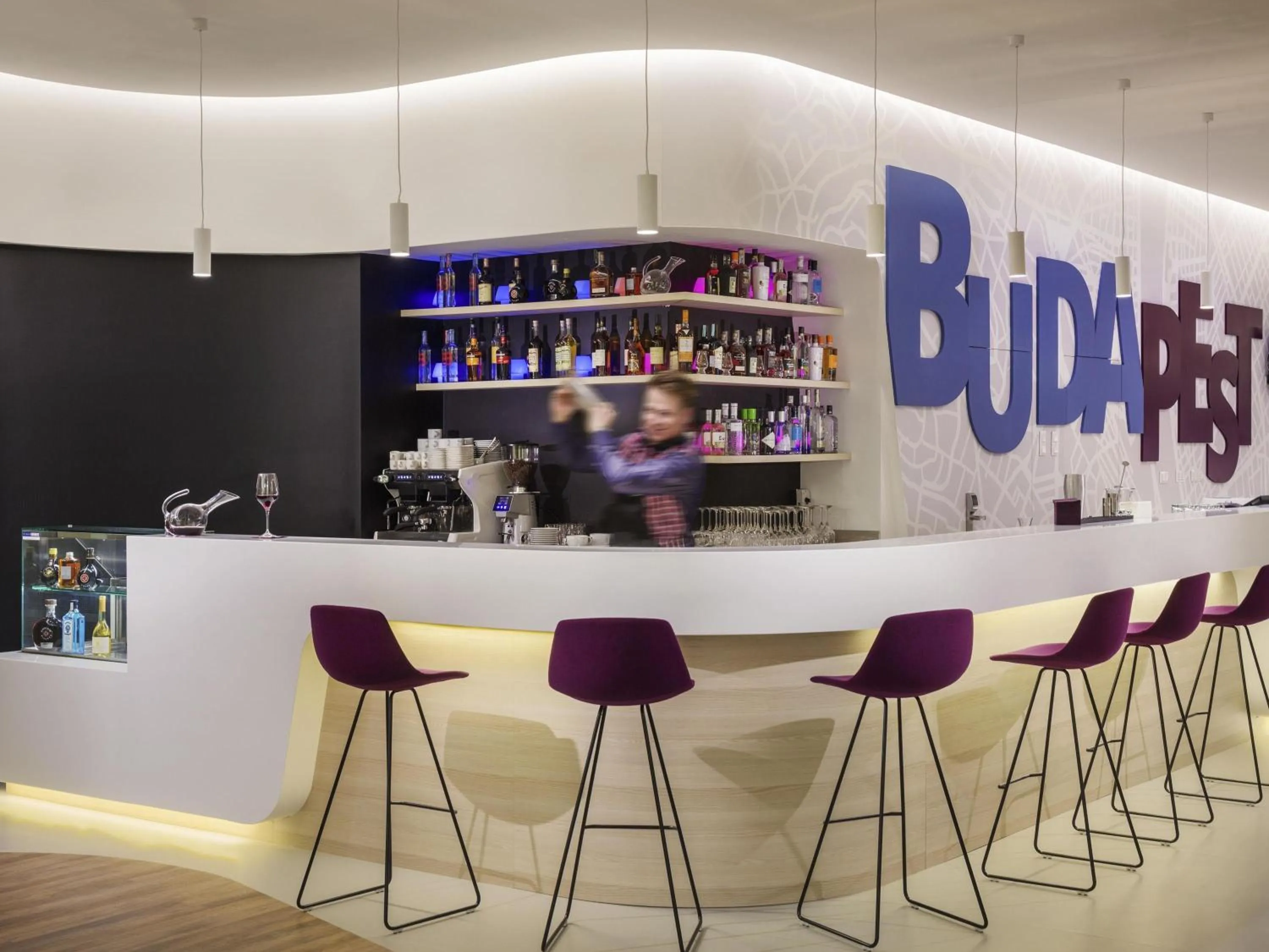Lounge or bar in ibis Styles Budapest Airport