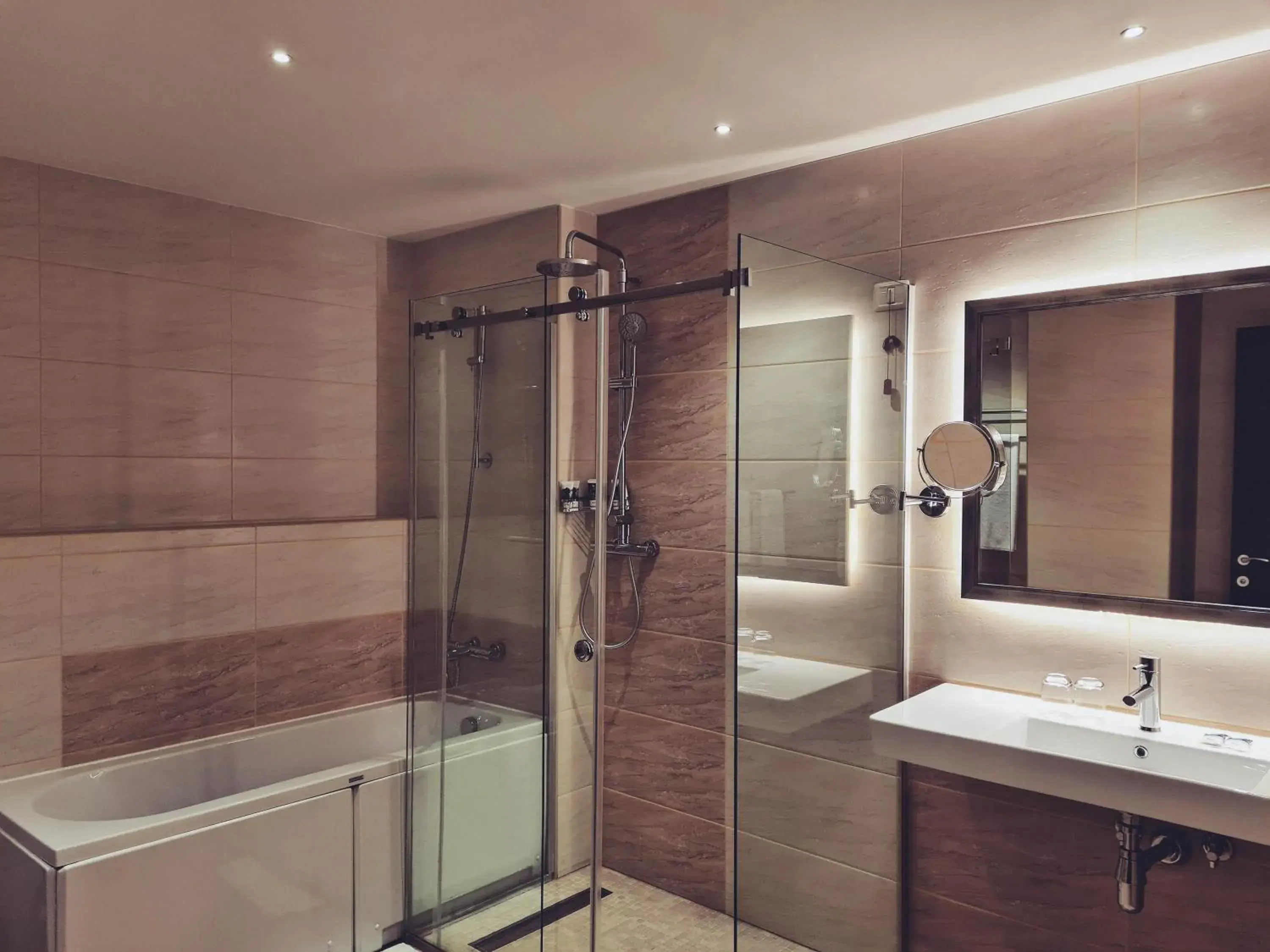 Deluxe King Suite with Sofa Bed - single occupancy in Mercure Tetovo Deluxe King Suite with Sofa Bed - single occupancy in Mercure Tetovo