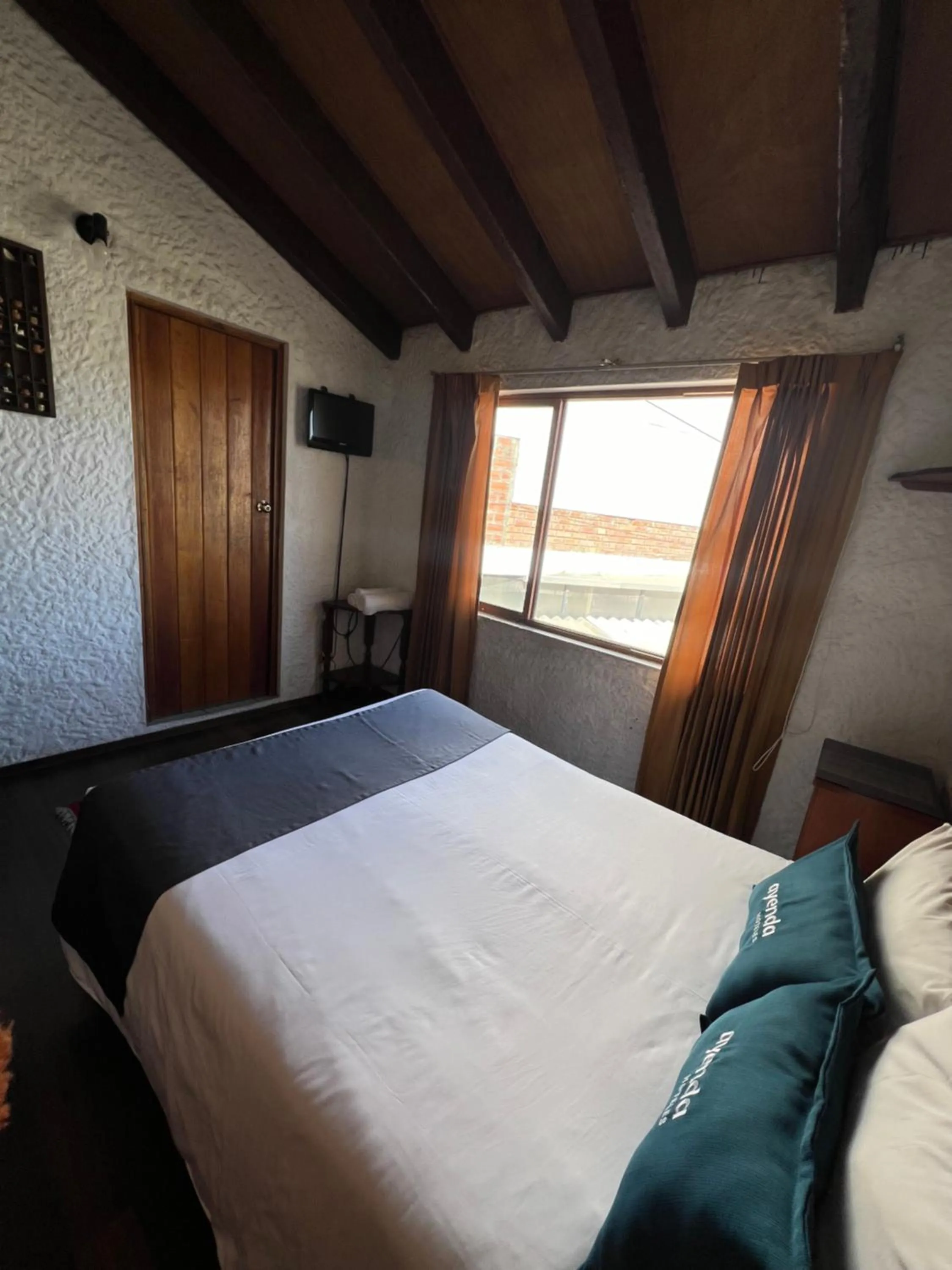 TV and multimedia, Bed in Hotel La Casa de Tin tin