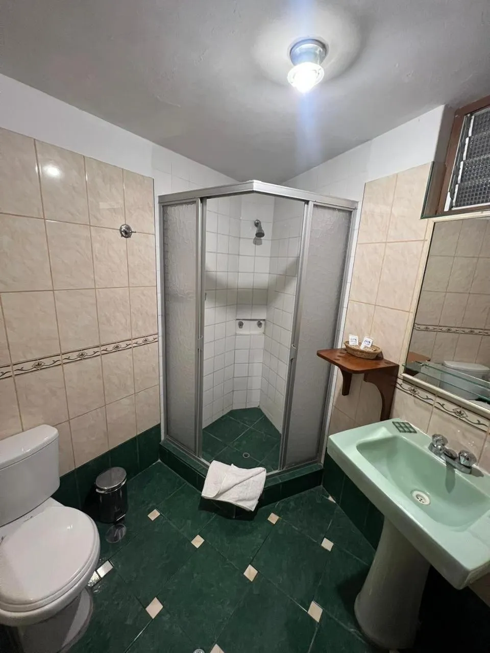 Bathroom in Hotel La Casa de Tin tin