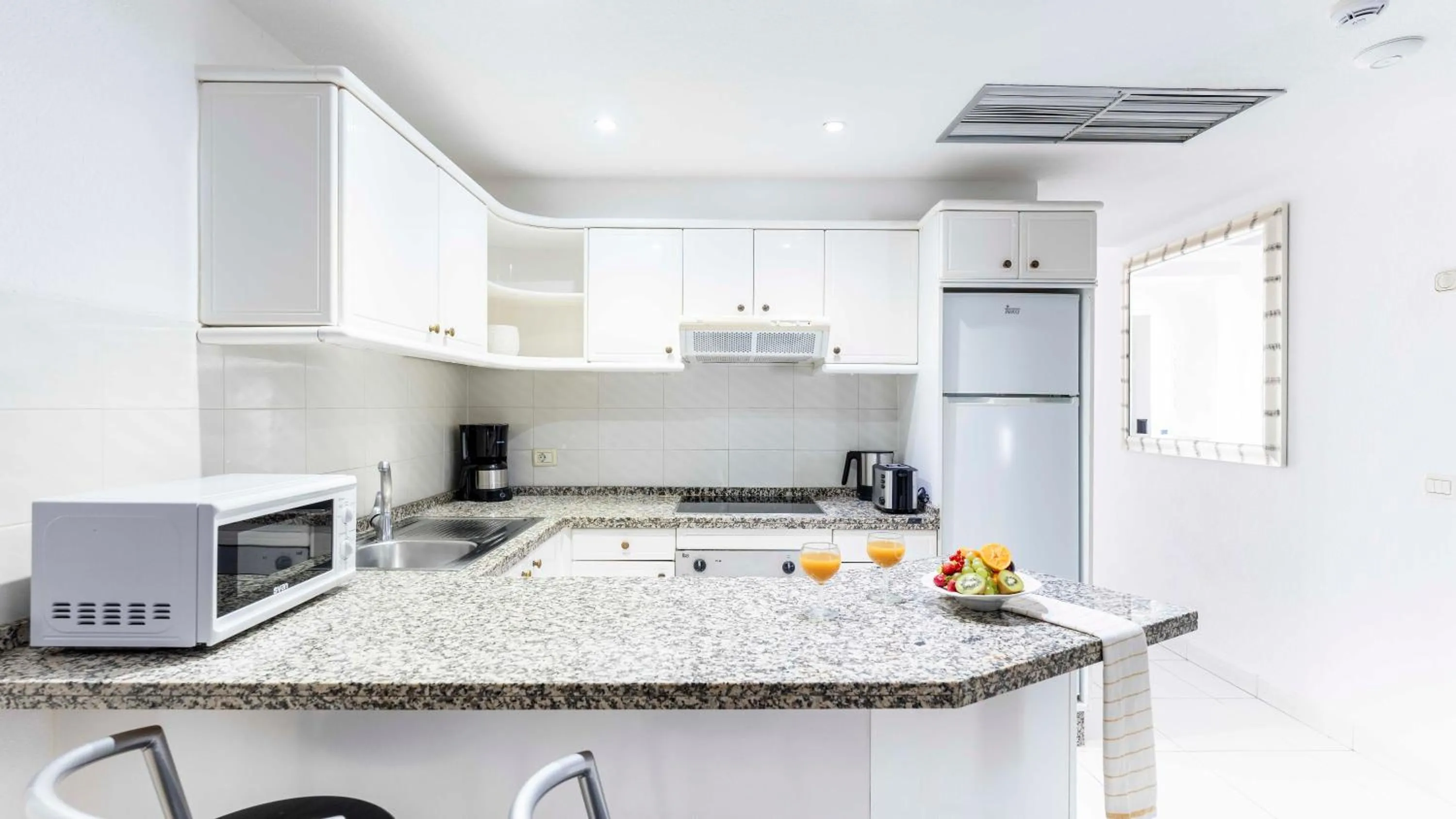 kitchen in Ona Beverly Hills Heights