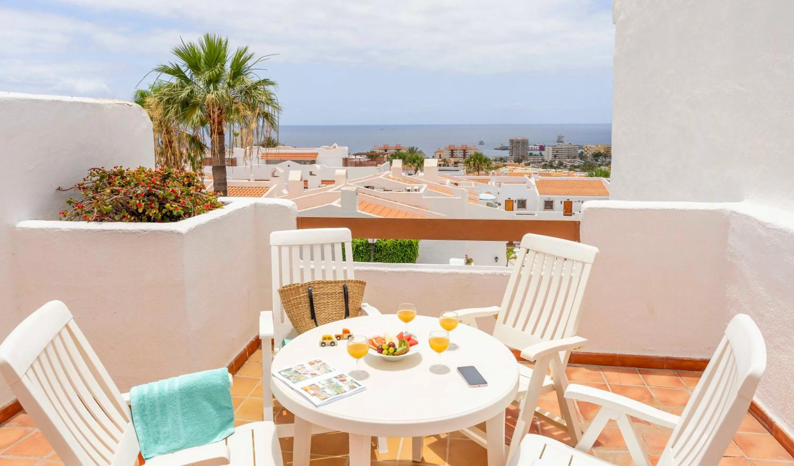 Balcony/Terrace in Ona Beverly Hills Heights