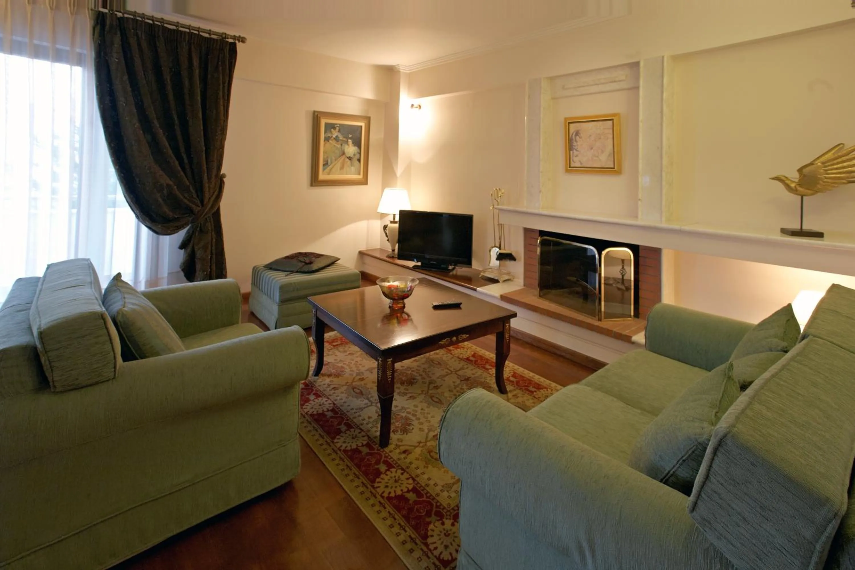 Living room in Aeton Melathron Hotel