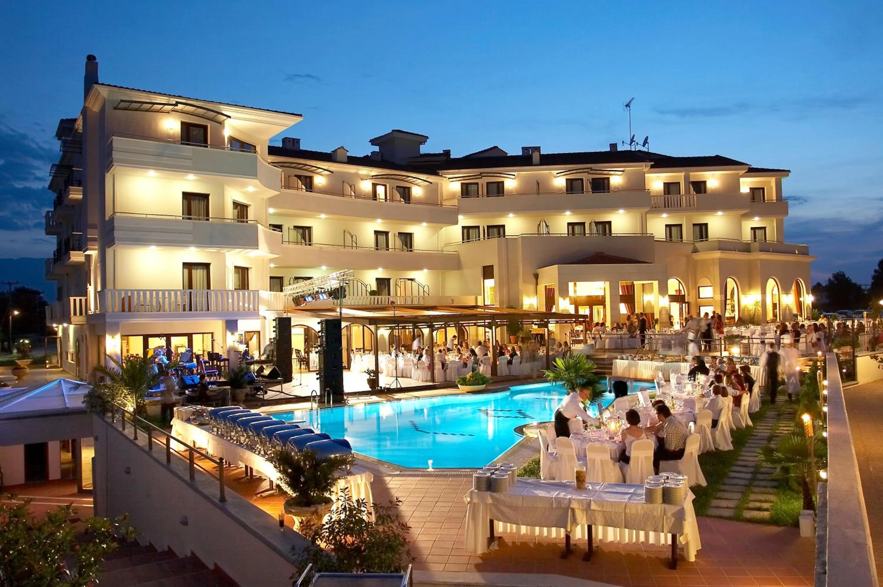 Banquet/Function facilities in Aeton Melathron Hotel